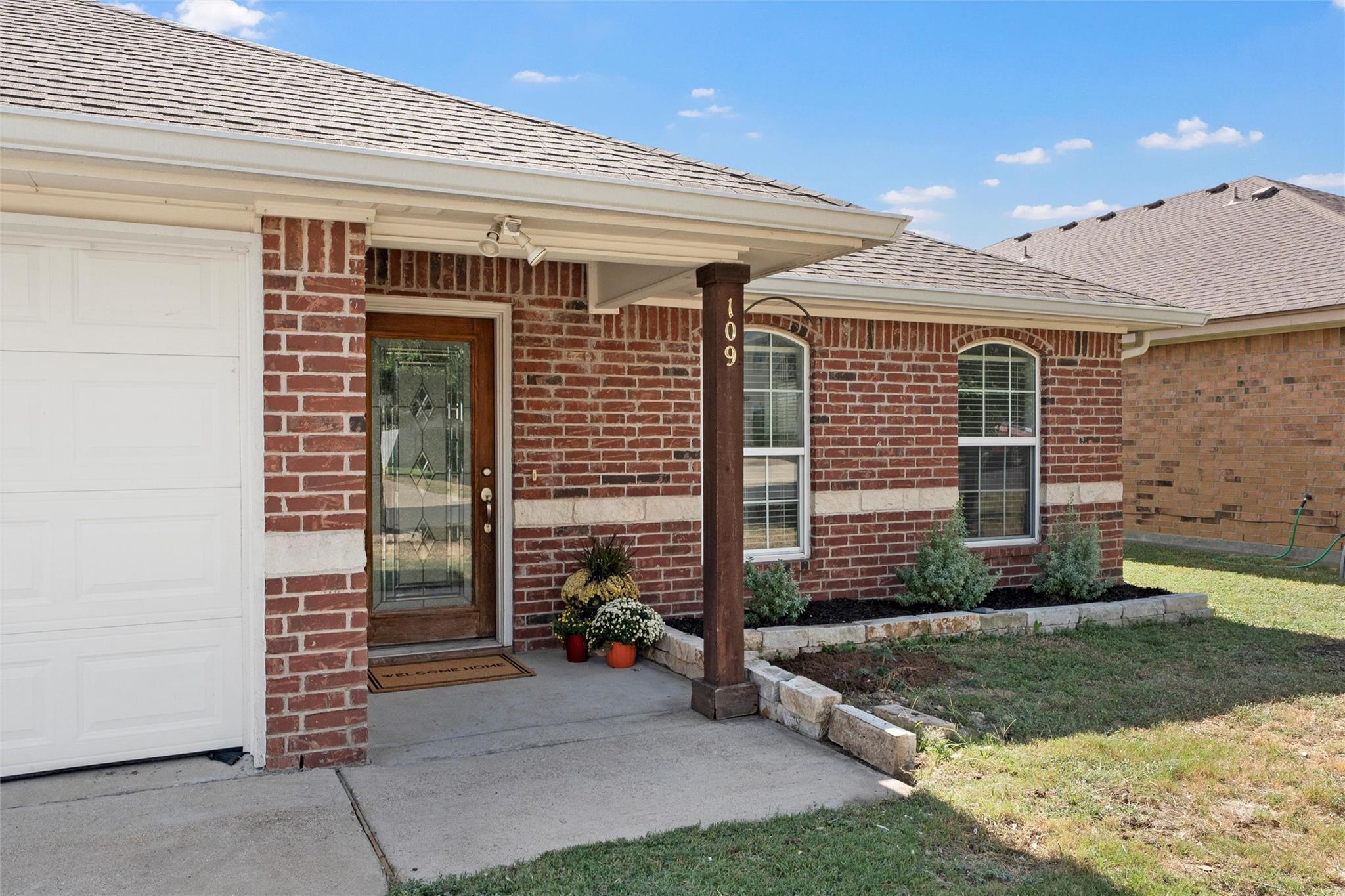 109 Quartz Dr, Jarrell, TX 76537