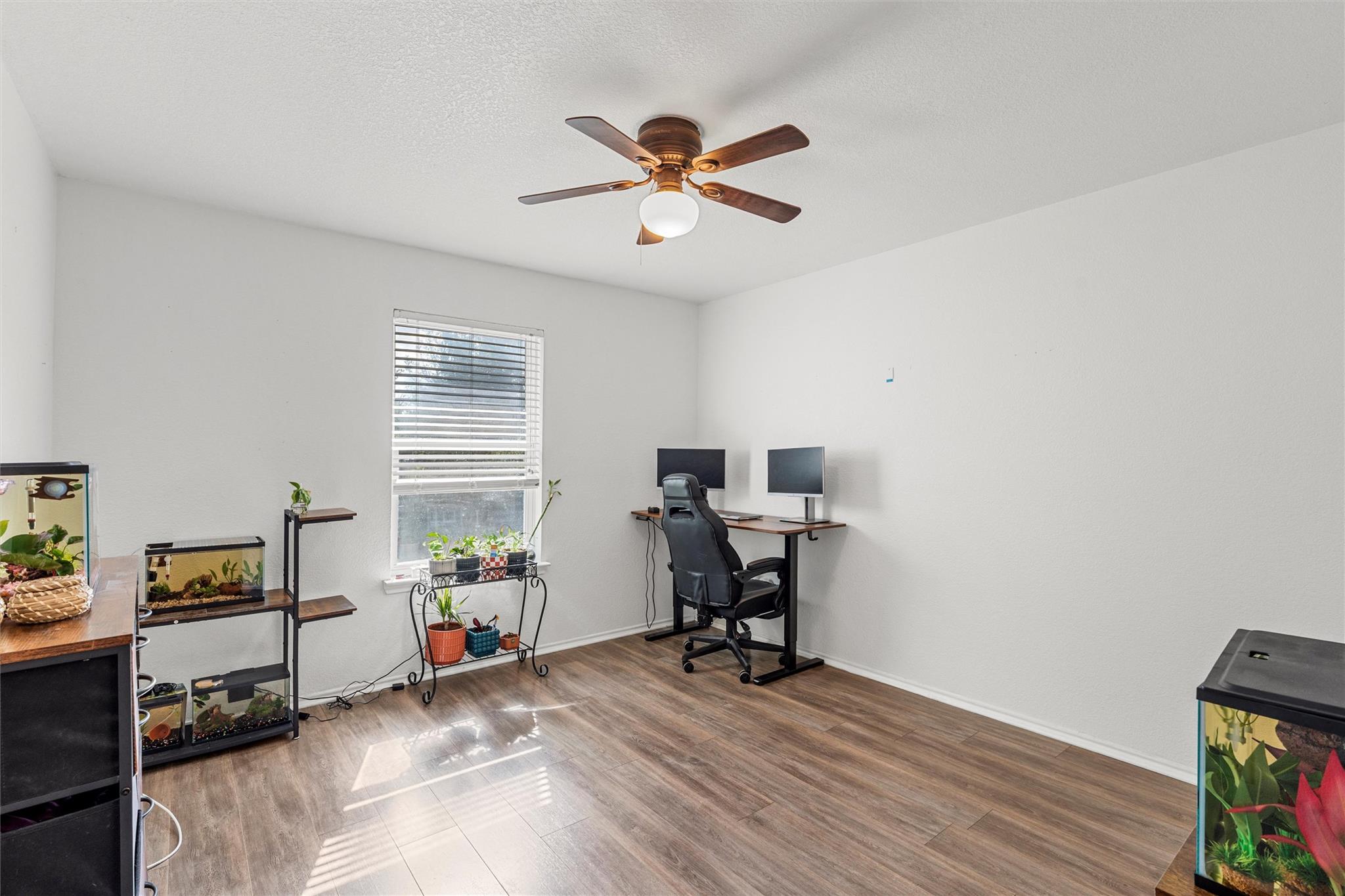 109 Quartz Dr, Jarrell, TX 76537