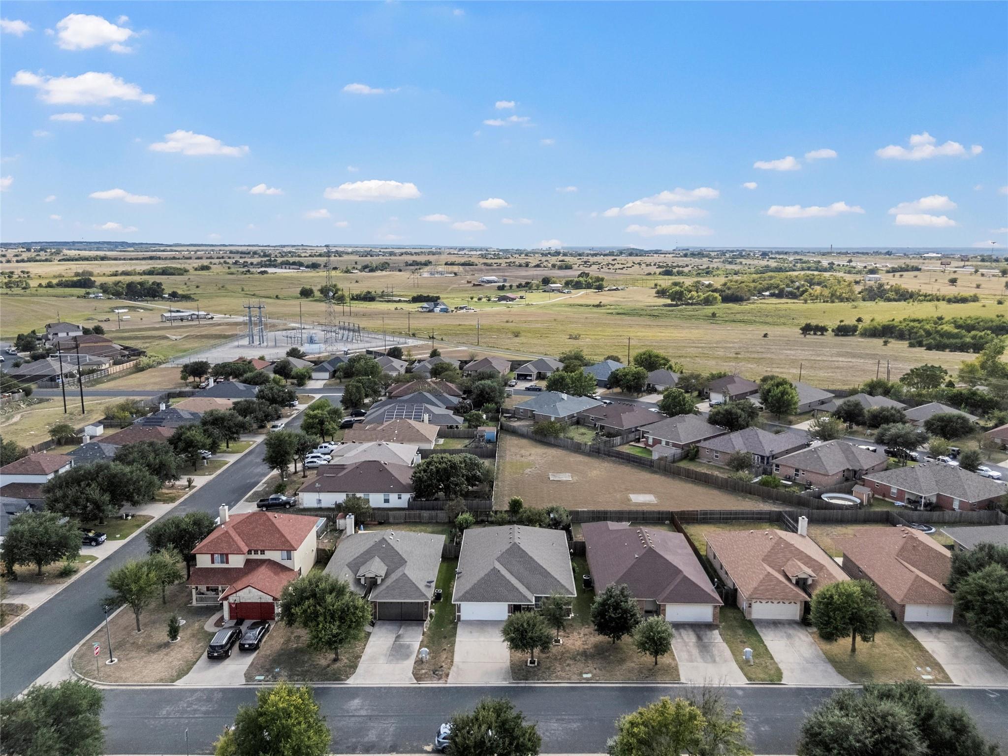 109 Quartz Dr, Jarrell, TX 76537