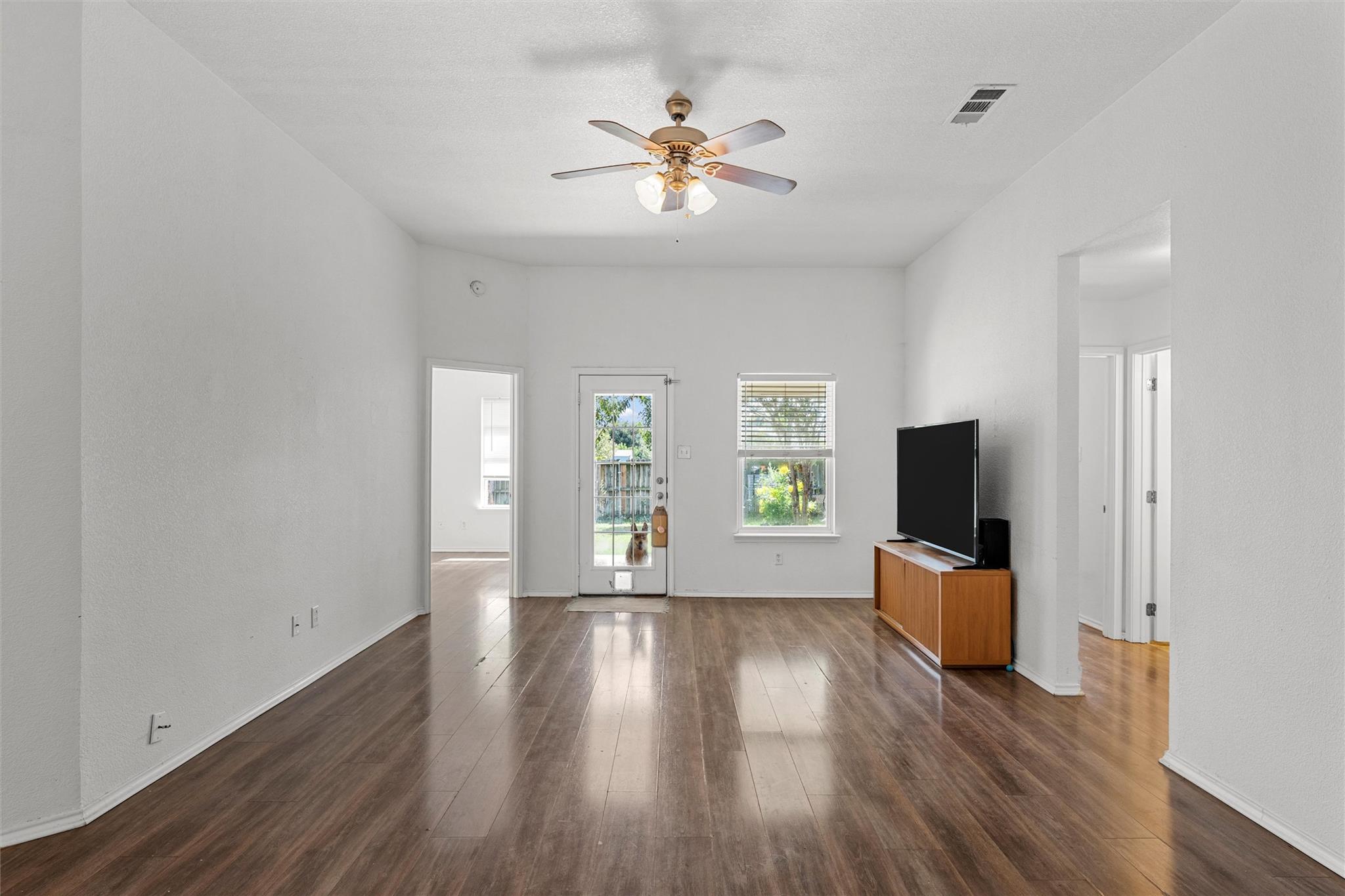 109 Quartz Dr, Jarrell, TX 76537