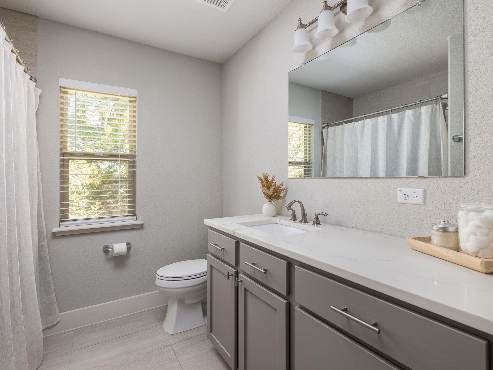 4001 Crockett Ave, Lago Vista, TX 78645