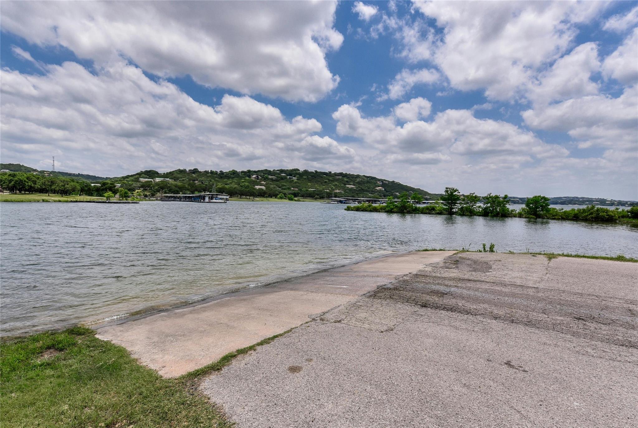 4001 Crockett Ave, Lago Vista, TX 78645