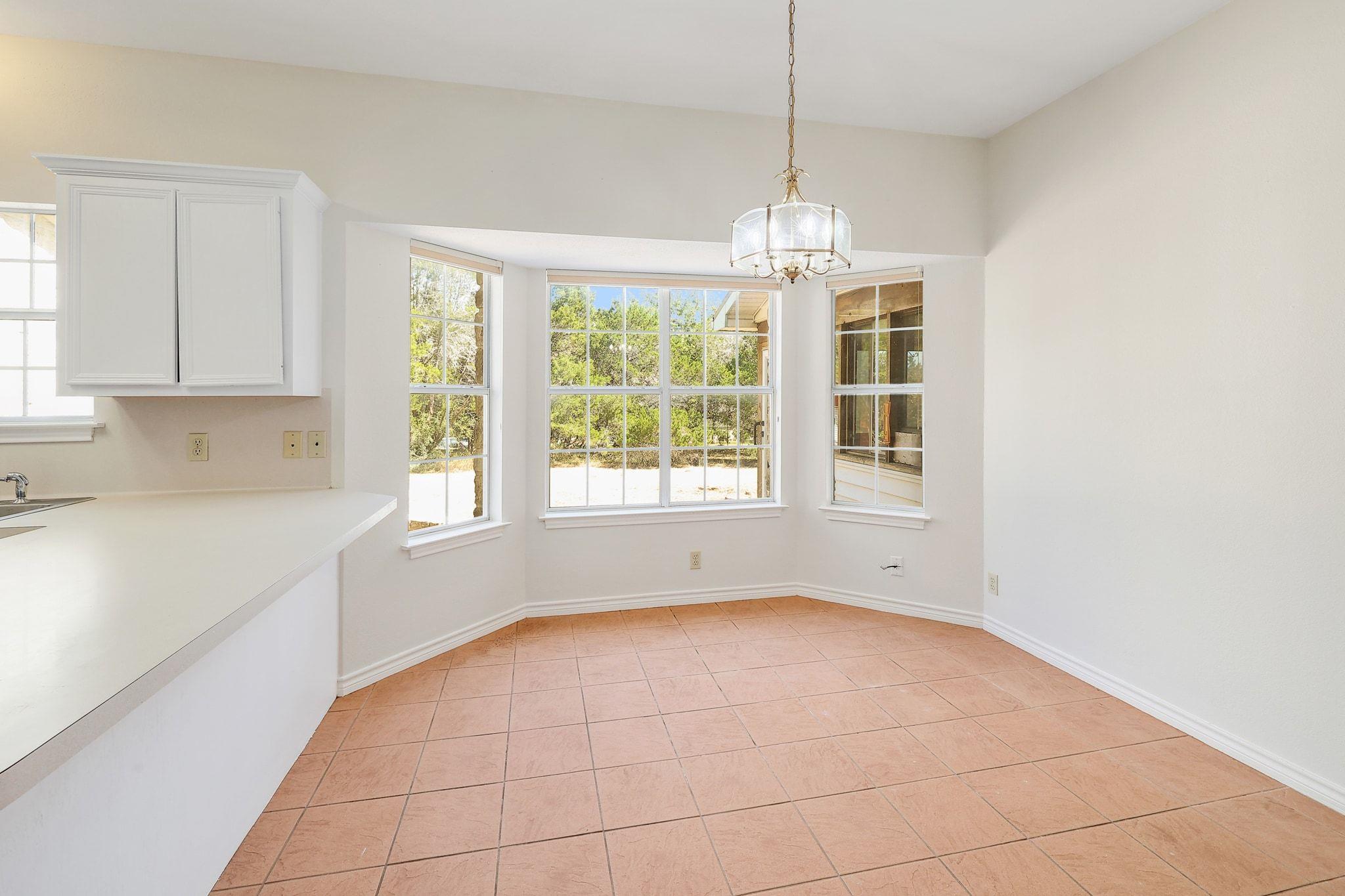 300 Rock House Dr, Liberty Hill, TX 78642