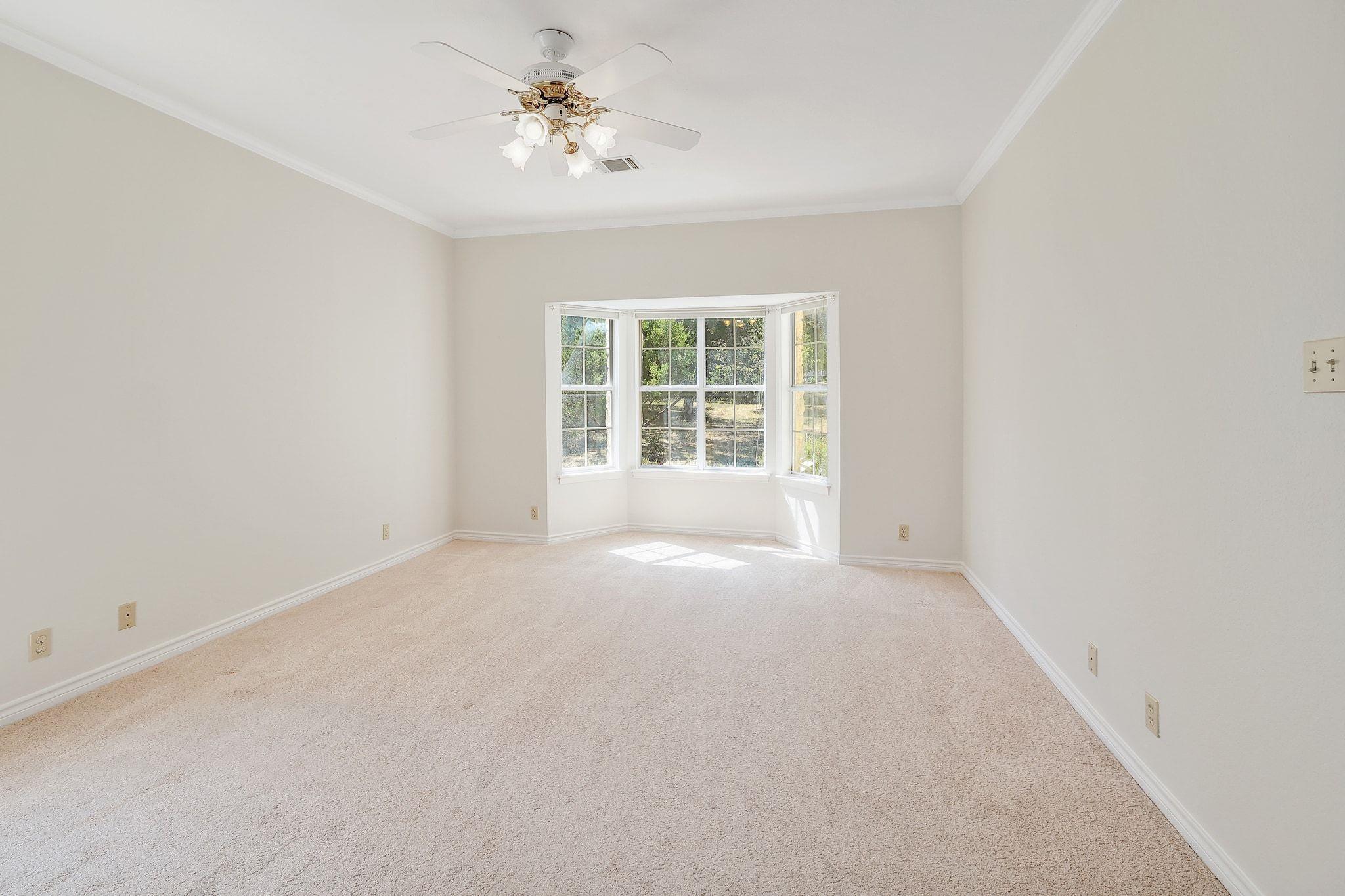 300 Rock House Dr, Liberty Hill, TX 78642