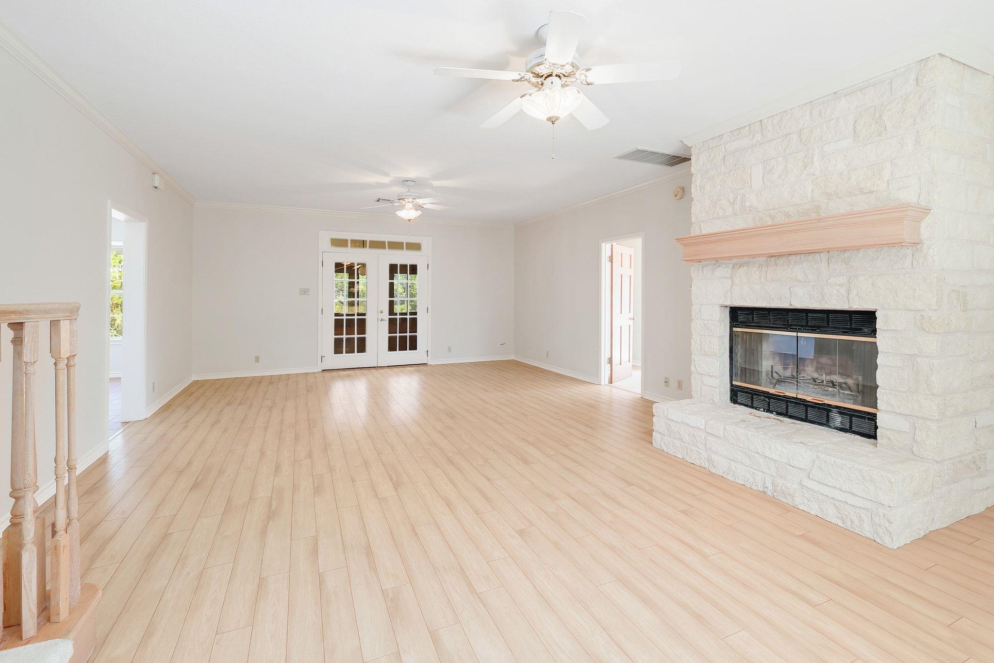 300 Rock House Dr, Liberty Hill, TX 78642