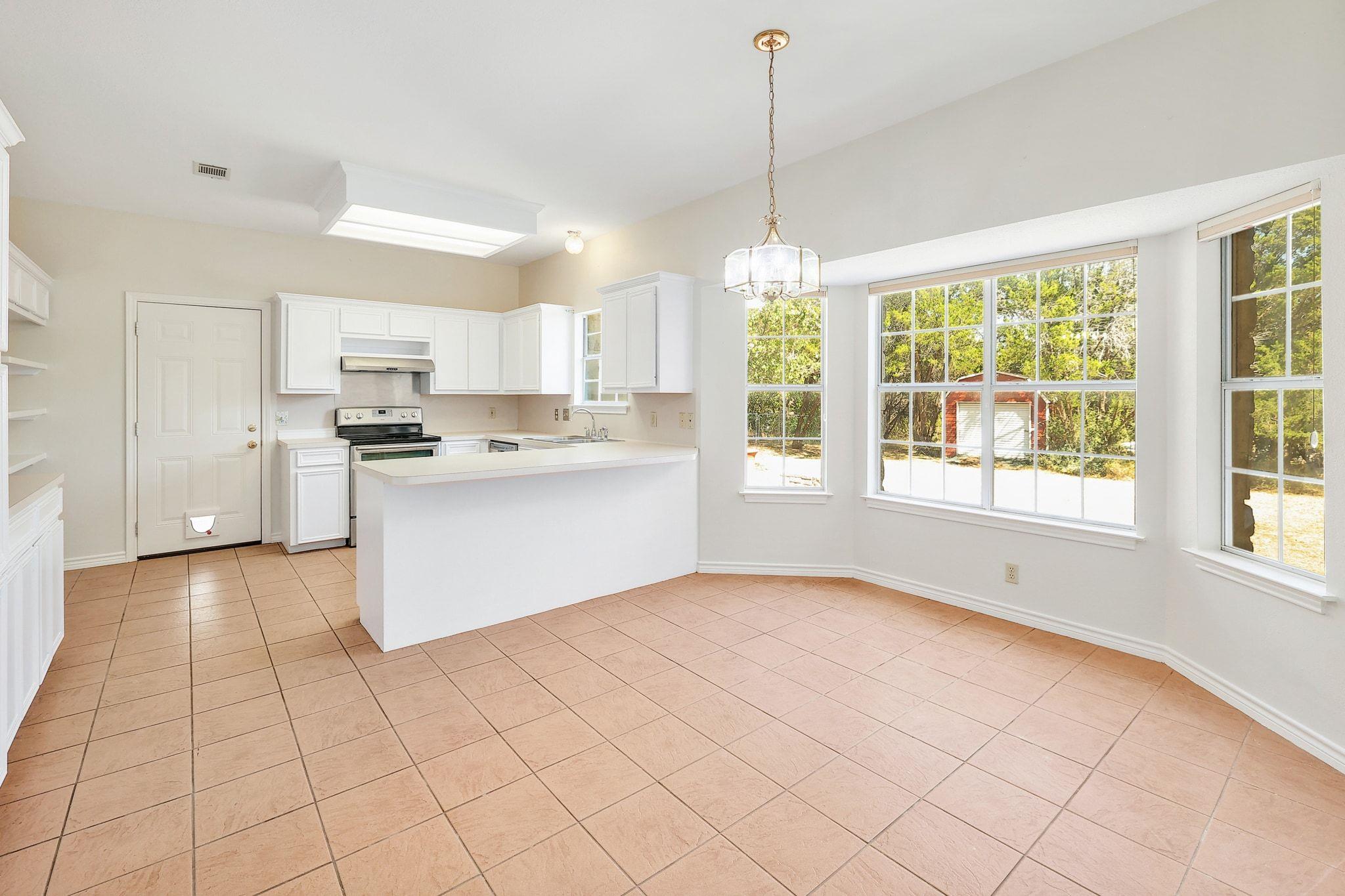 300 Rock House Dr, Liberty Hill, TX 78642