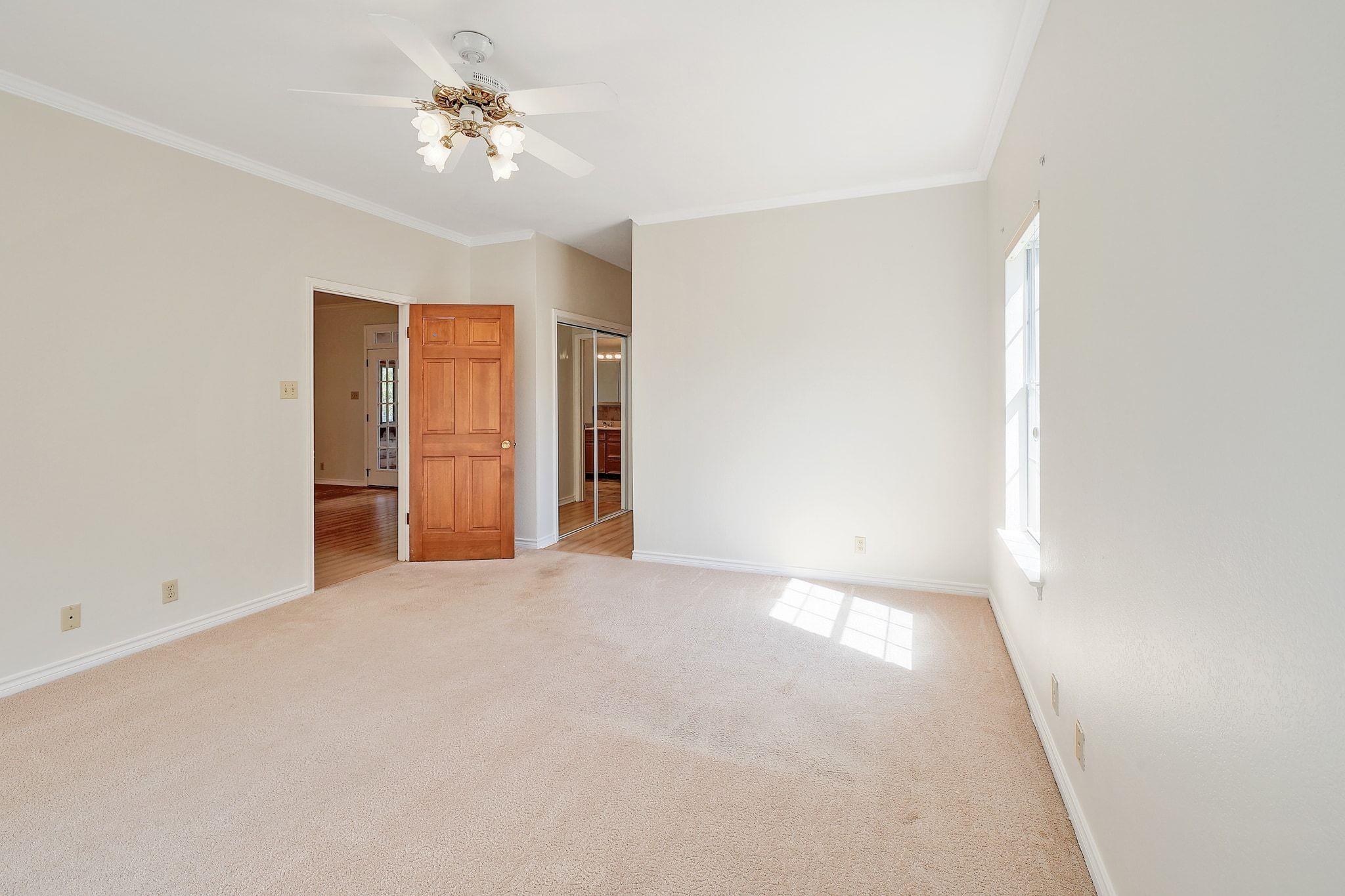 300 Rock House Dr, Liberty Hill, TX 78642