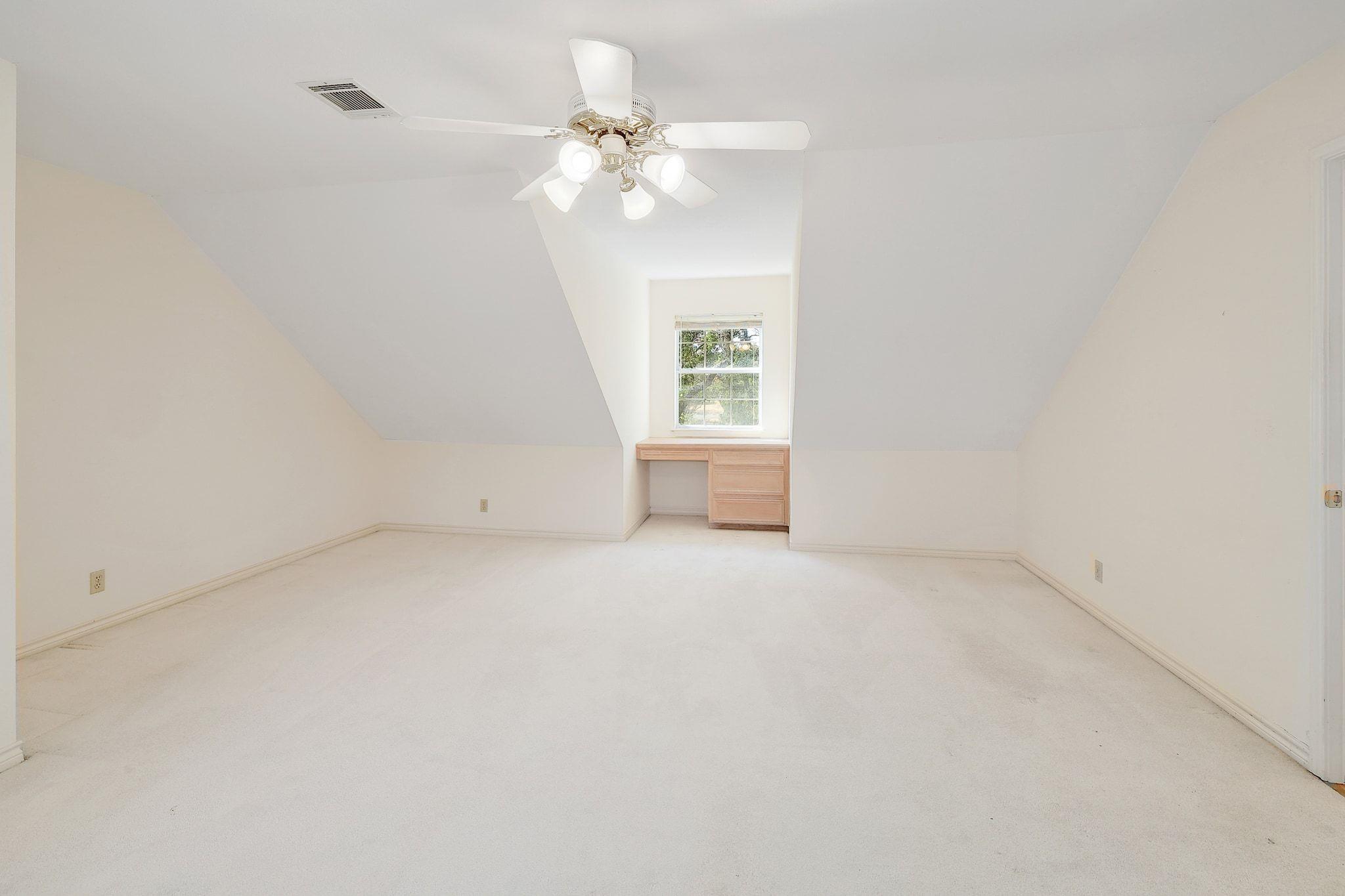 300 Rock House Dr, Liberty Hill, TX 78642