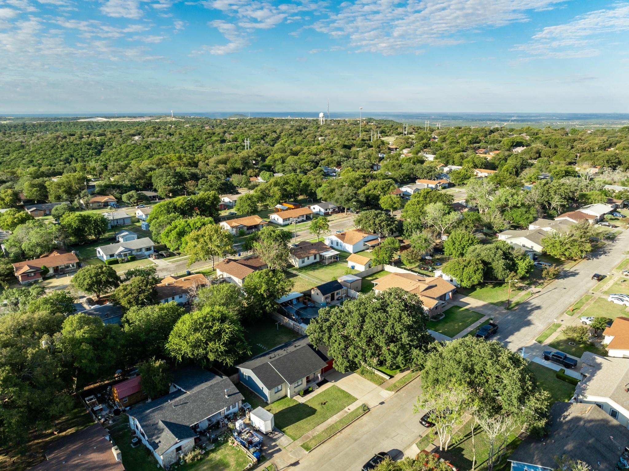 2806 Live Oak Dr, Copperas Cove, TX 76522