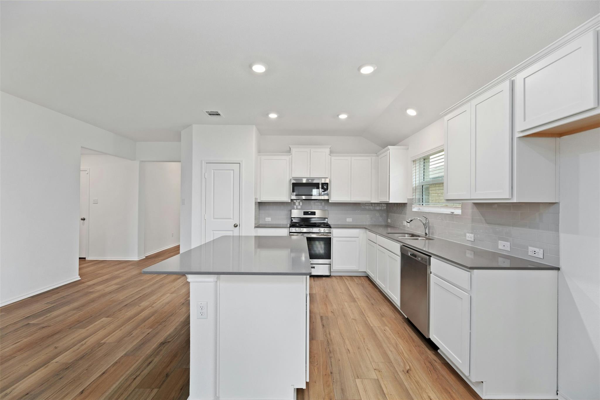 443 Sebring Cir, Hutto, TX 78634