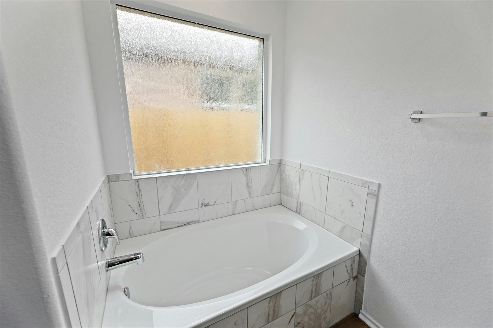 443 Sebring Cir, Hutto, TX 78634