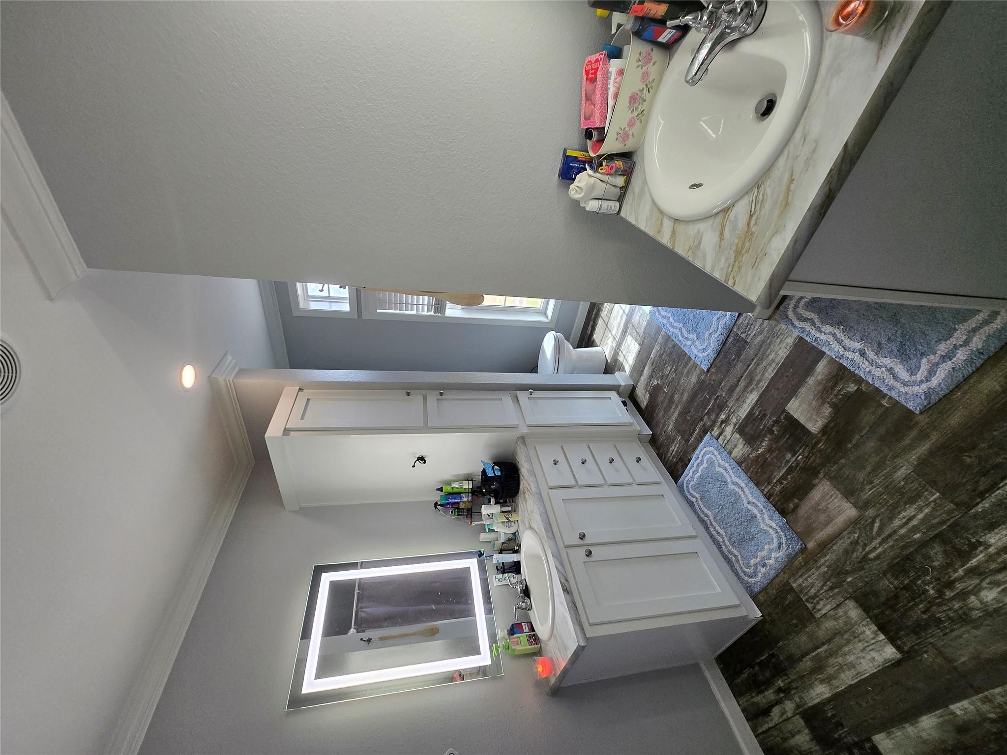 6921 Fm 1624, Lexington, TX 78947