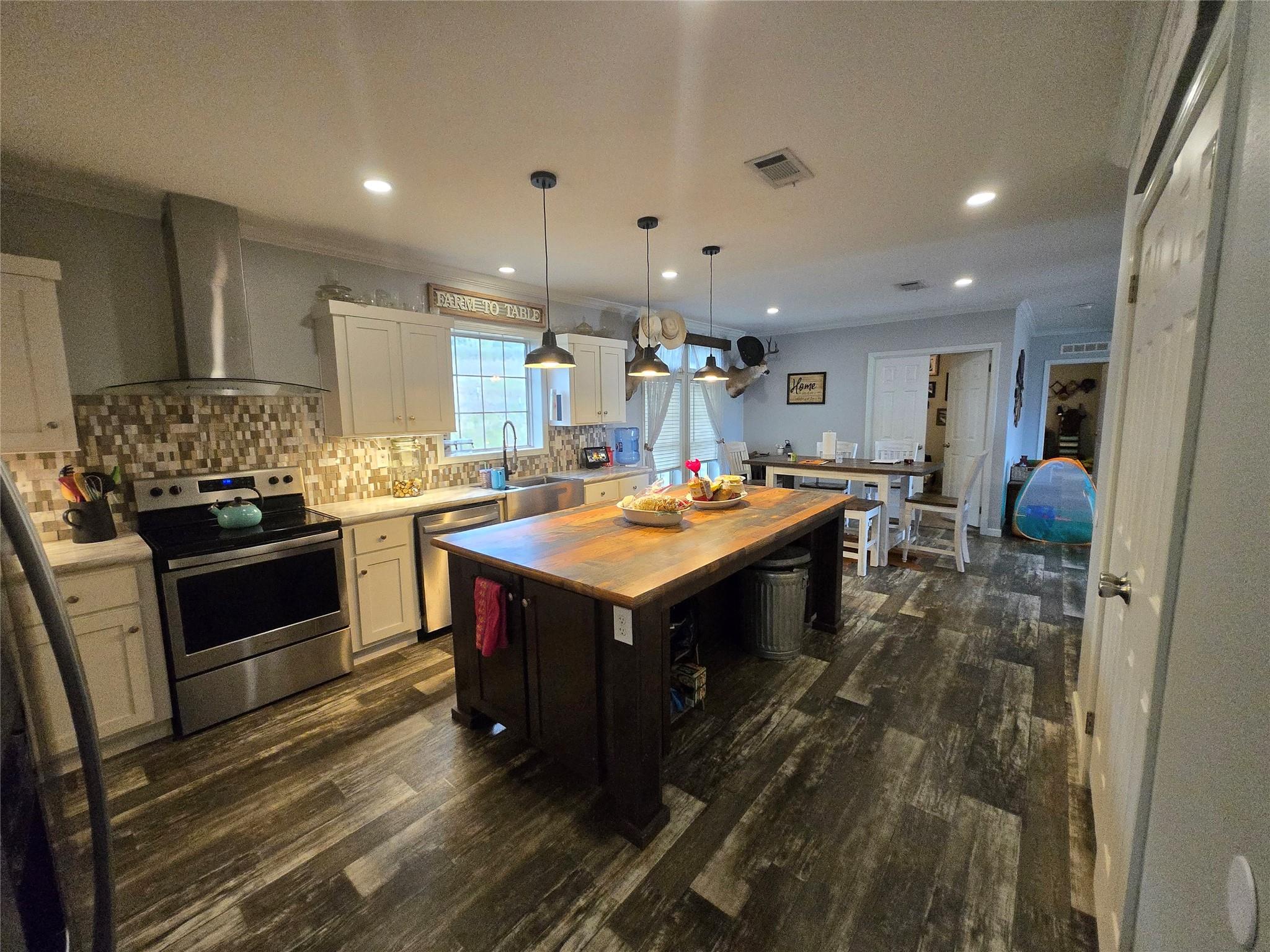 6921 Fm 1624, Lexington, TX 78947