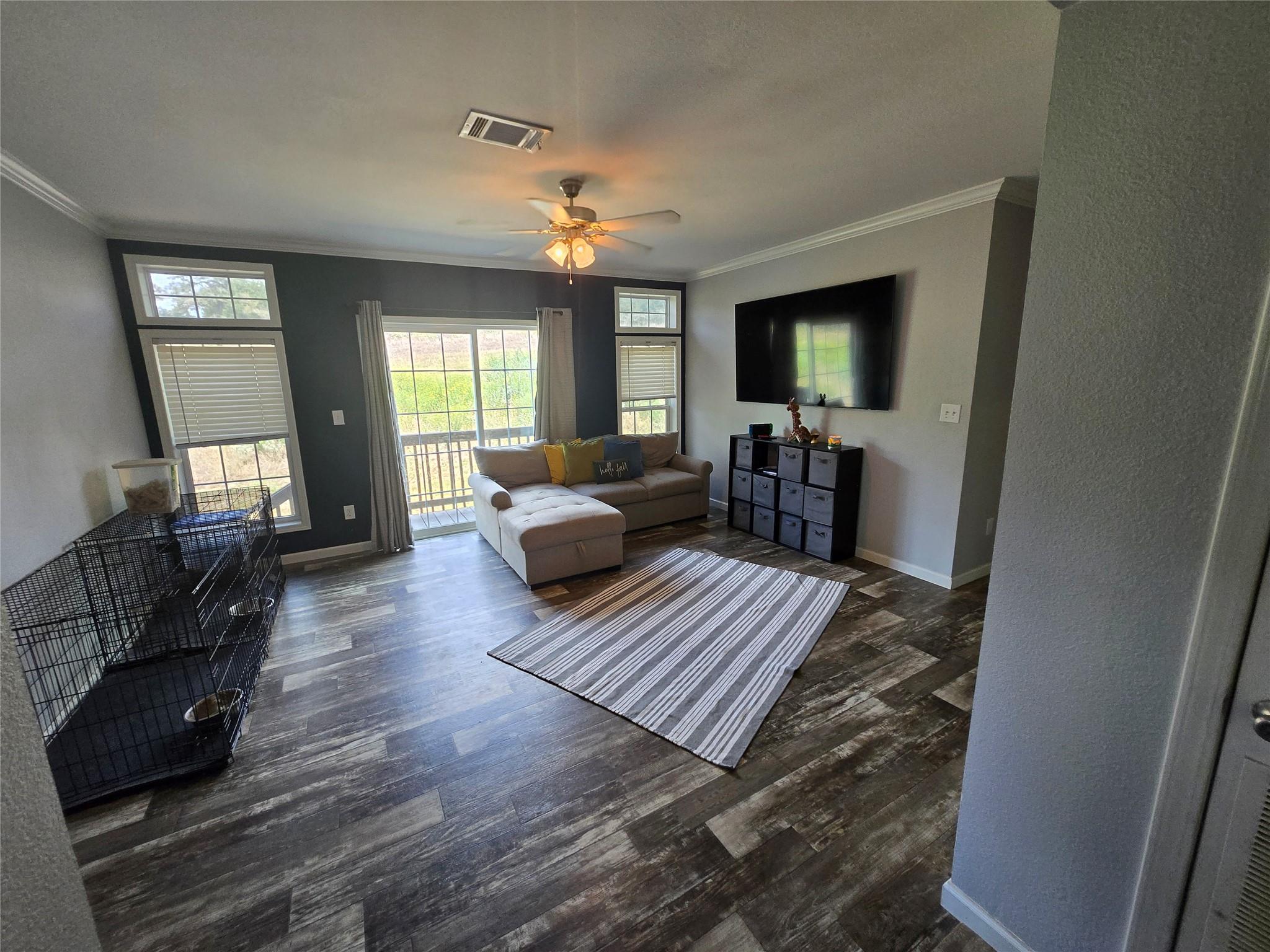 6921 Fm 1624, Lexington, TX 78947