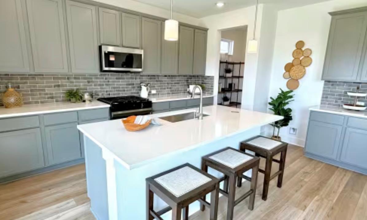 141 Sincere Dr, Kyle, TX 78640