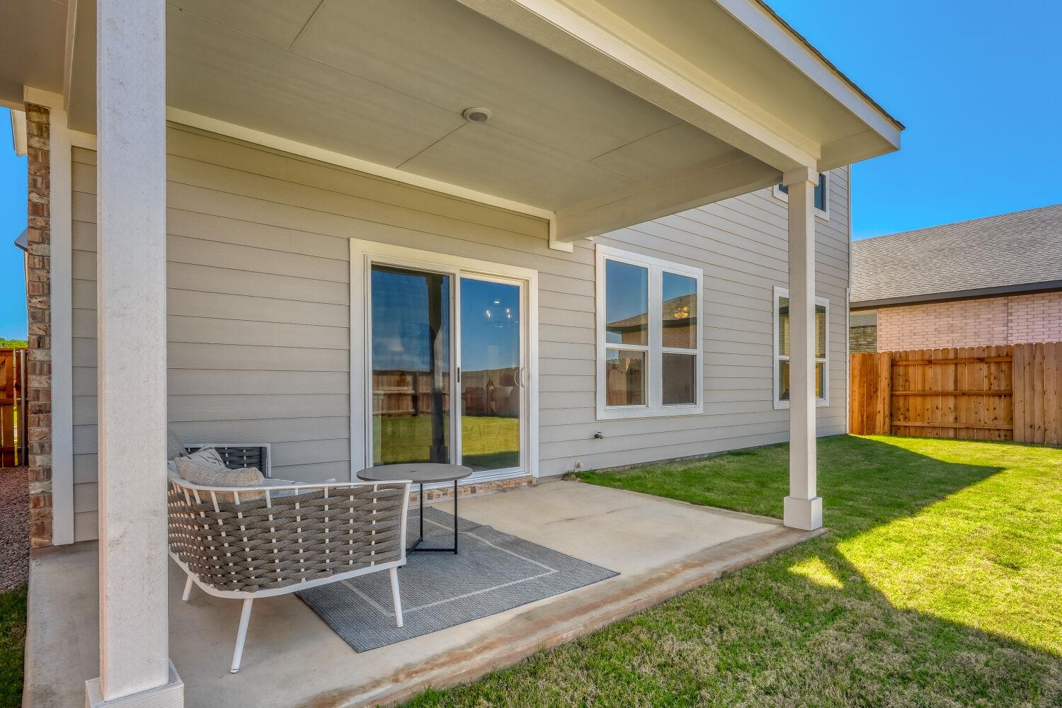 141 Sincere Dr, Kyle, TX 78640