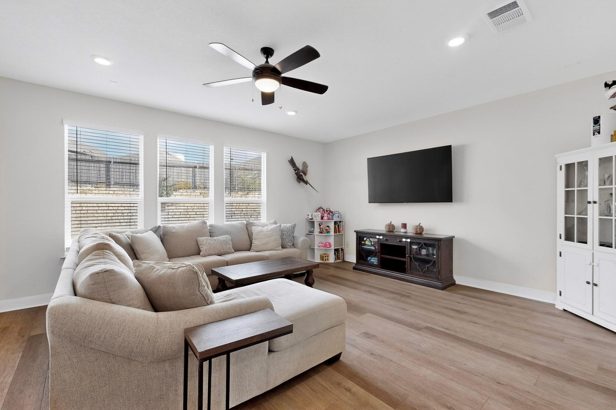 186 Azure Cv, Kyle, TX 78640