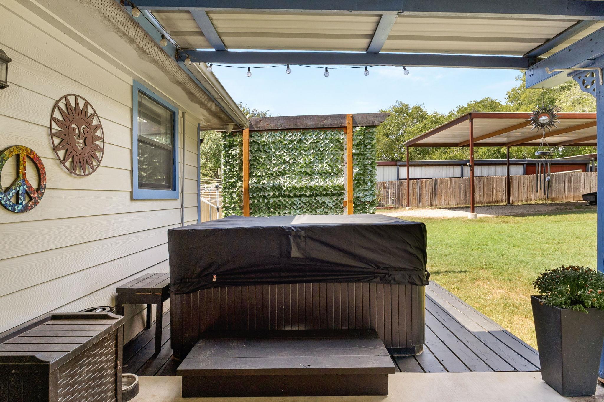 195 Lakeside Dr, Seguin, TX 78155