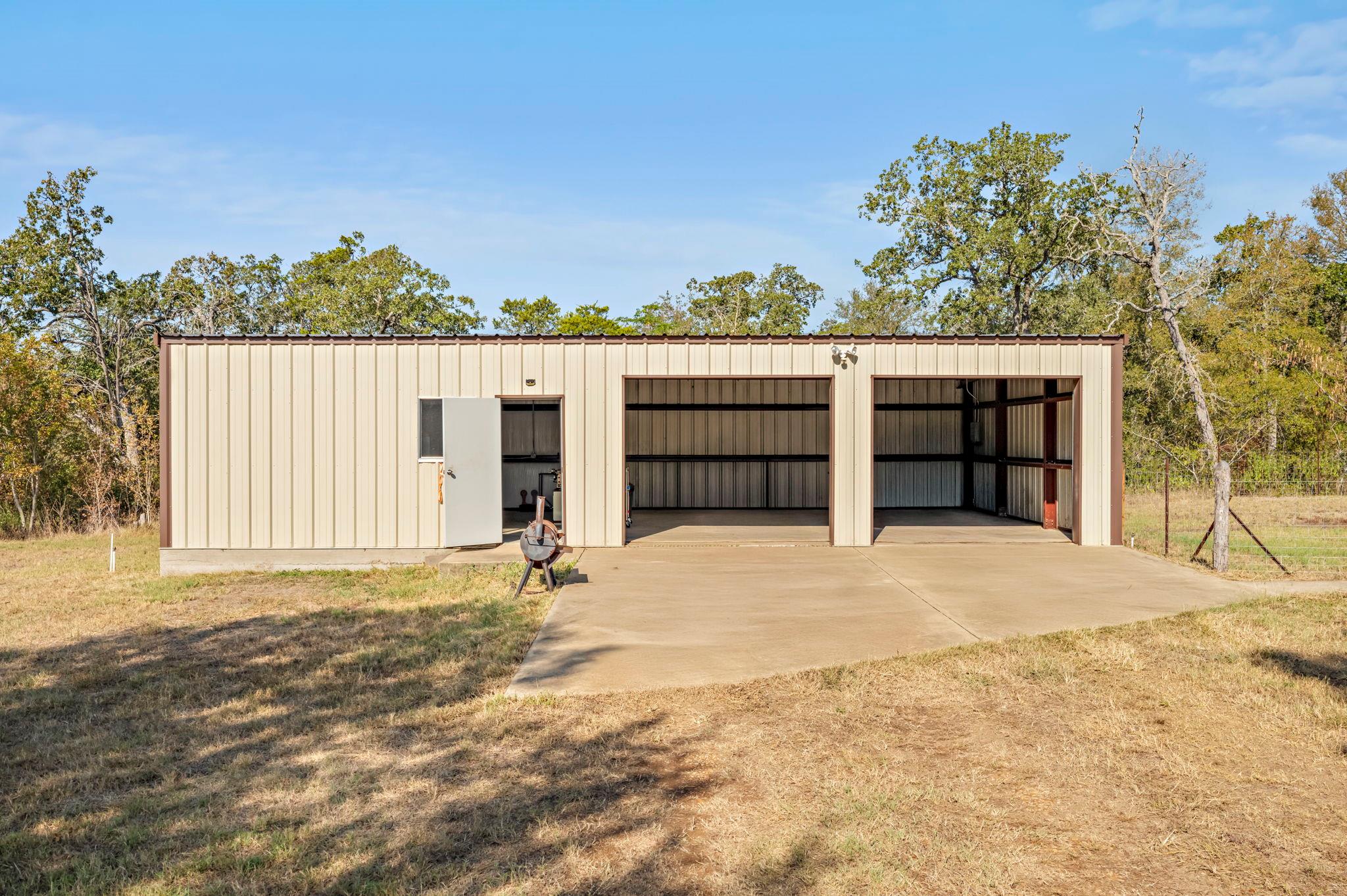 454 Leisure Ln, Cedar Creek, TX 78612