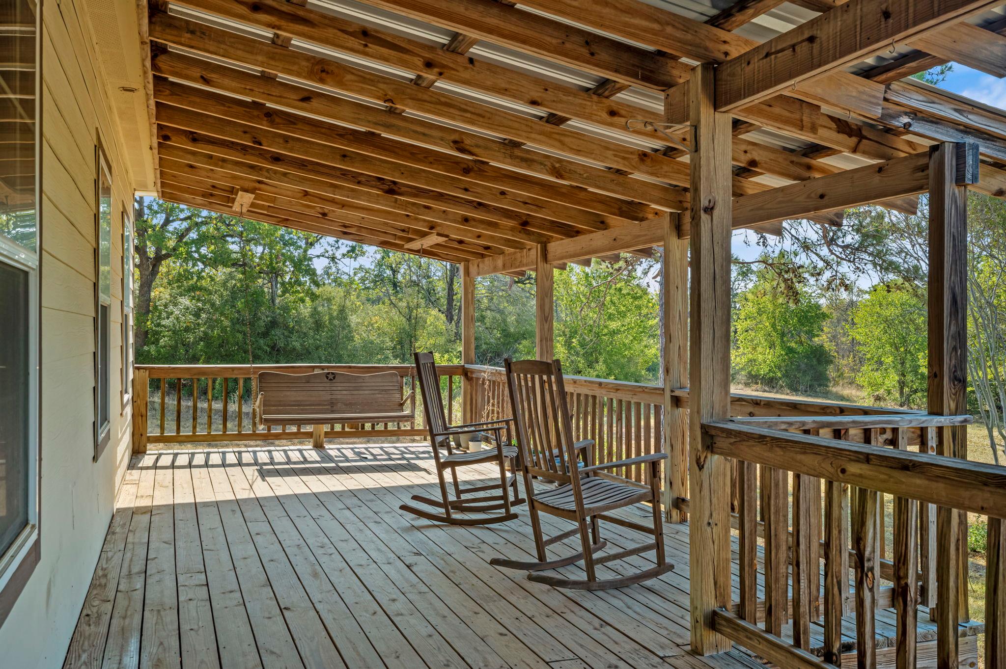 454 Leisure Ln, Cedar Creek, TX 78612