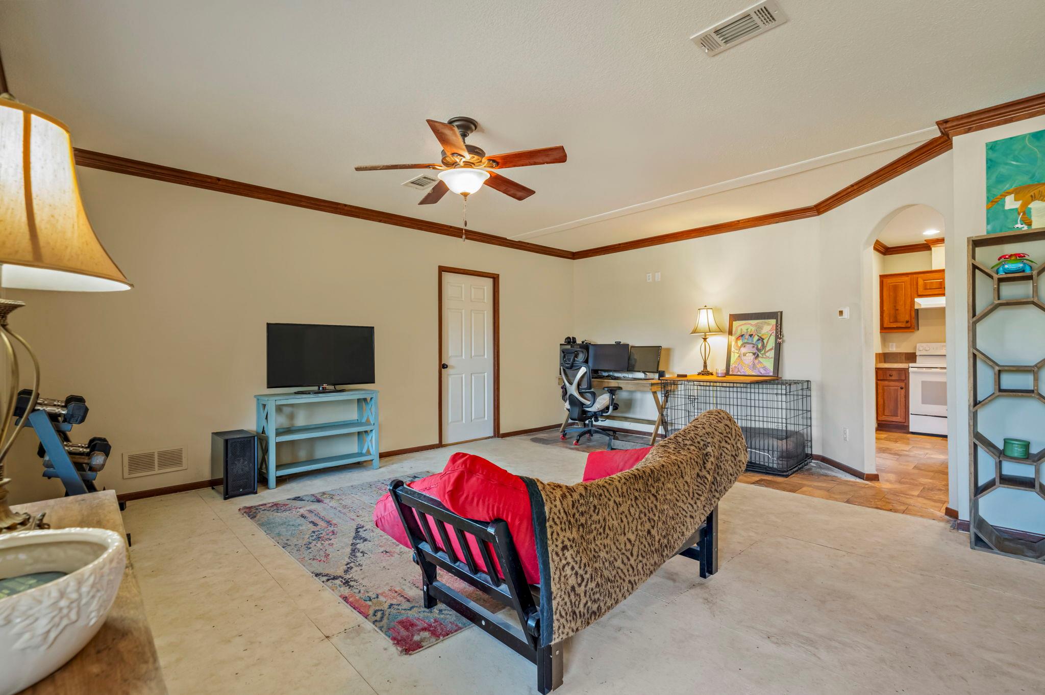 454 Leisure Ln, Cedar Creek, TX 78612