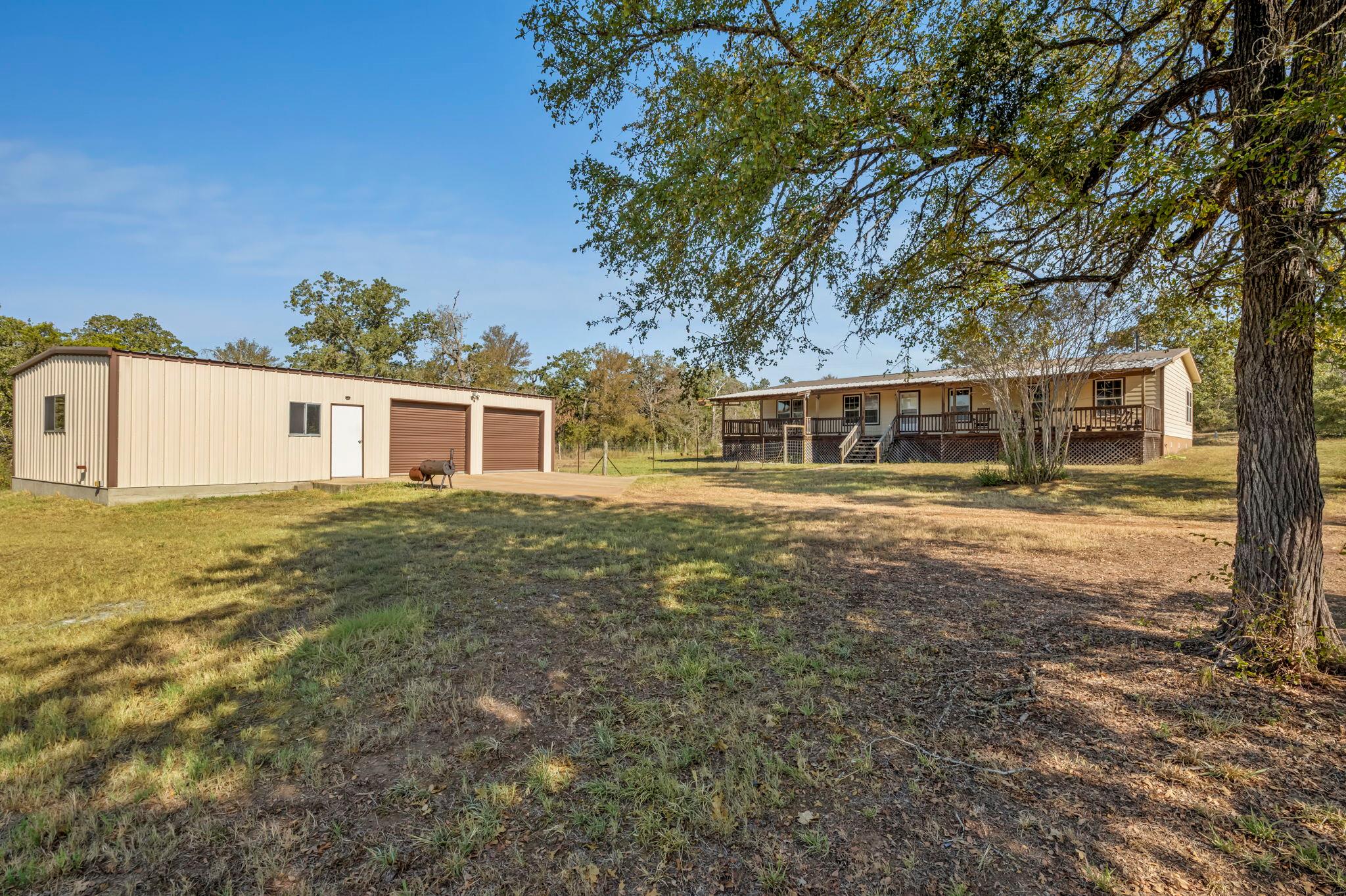 454 Leisure Ln, Cedar Creek, TX 78612