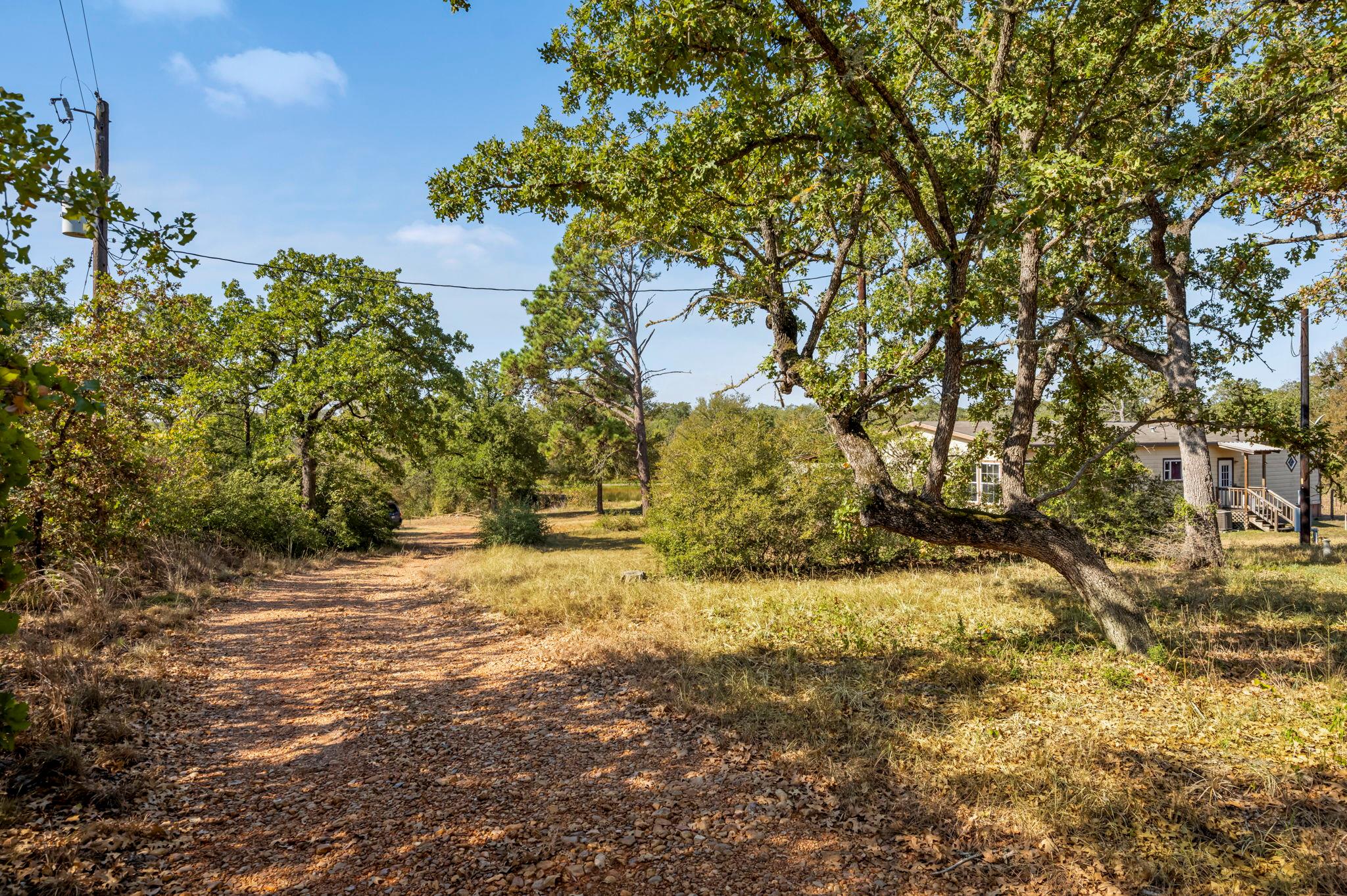 454 Leisure Ln, Cedar Creek, TX 78612