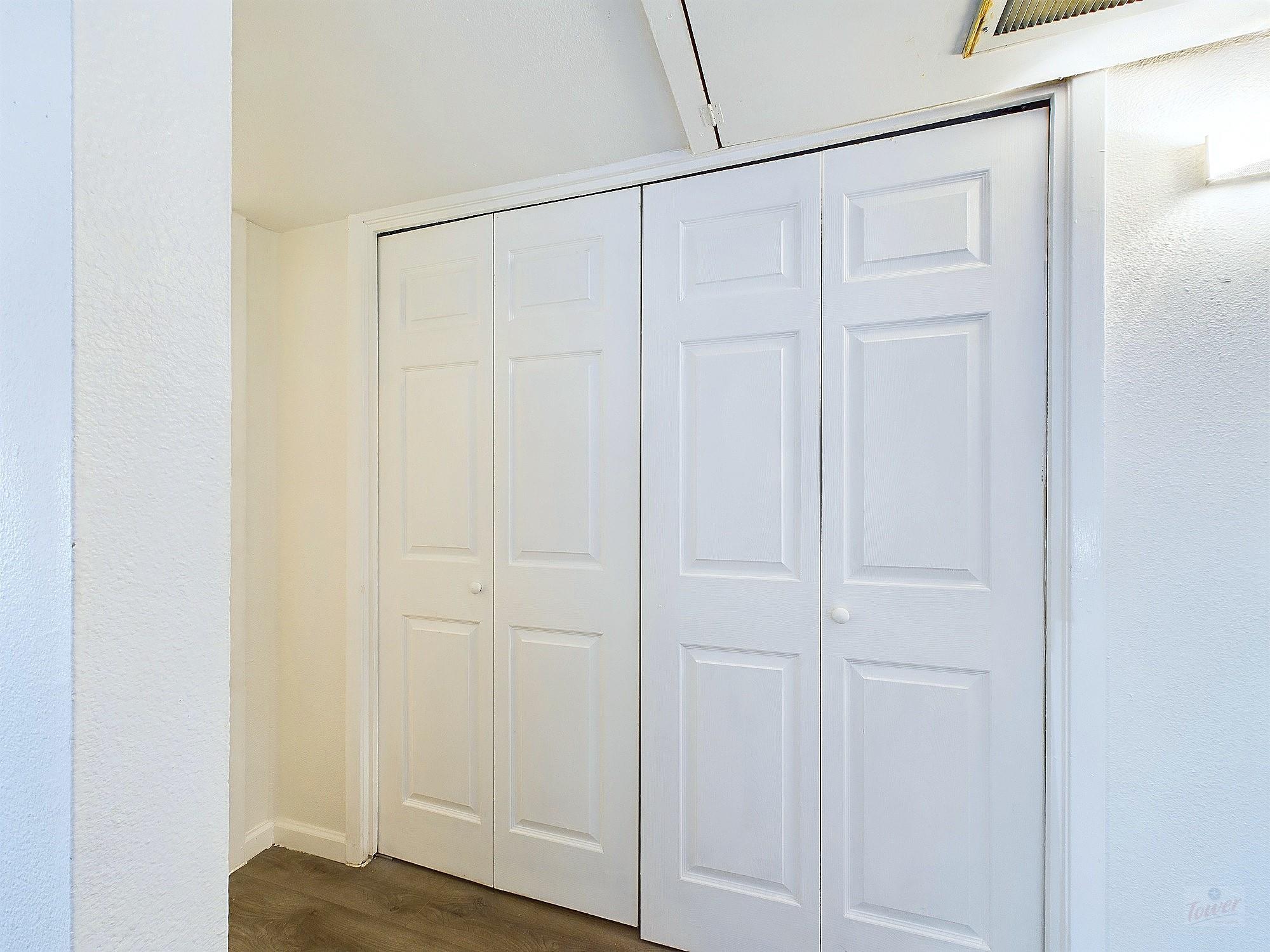 2124 Burton Dr # 140, Austin, TX 78741