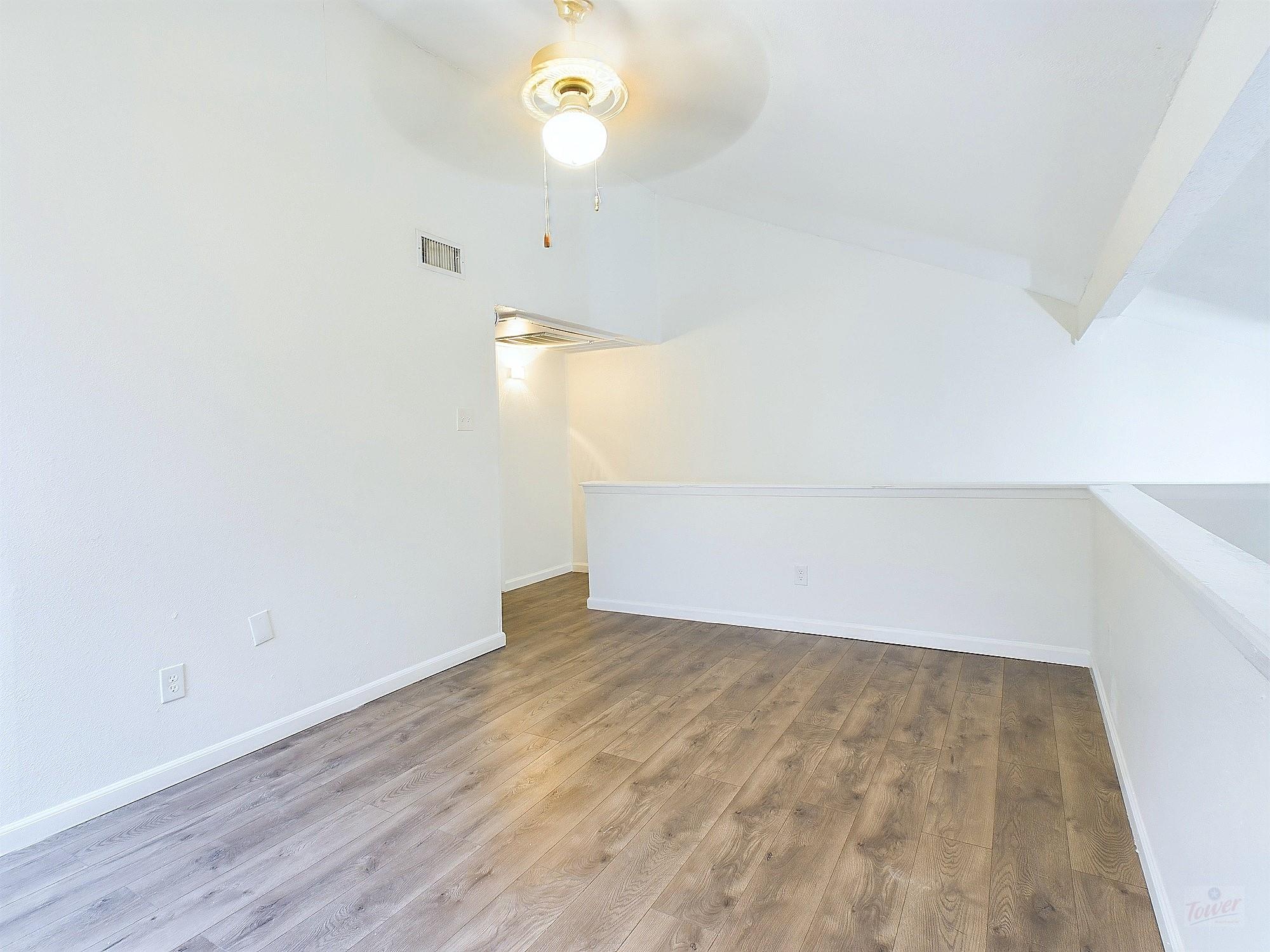 2124 Burton Dr # 140, Austin, TX 78741