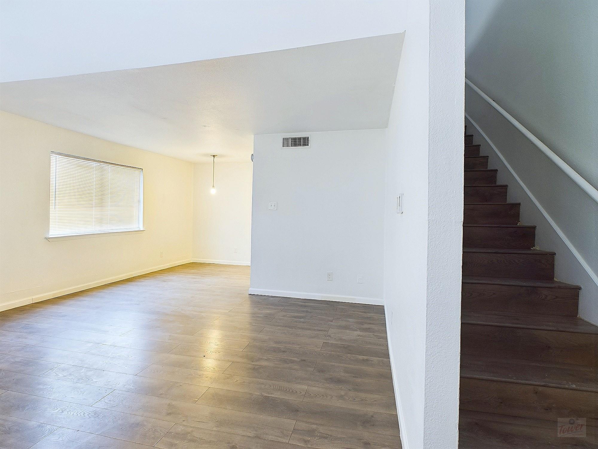 2124 Burton Dr # 140, Austin, TX 78741