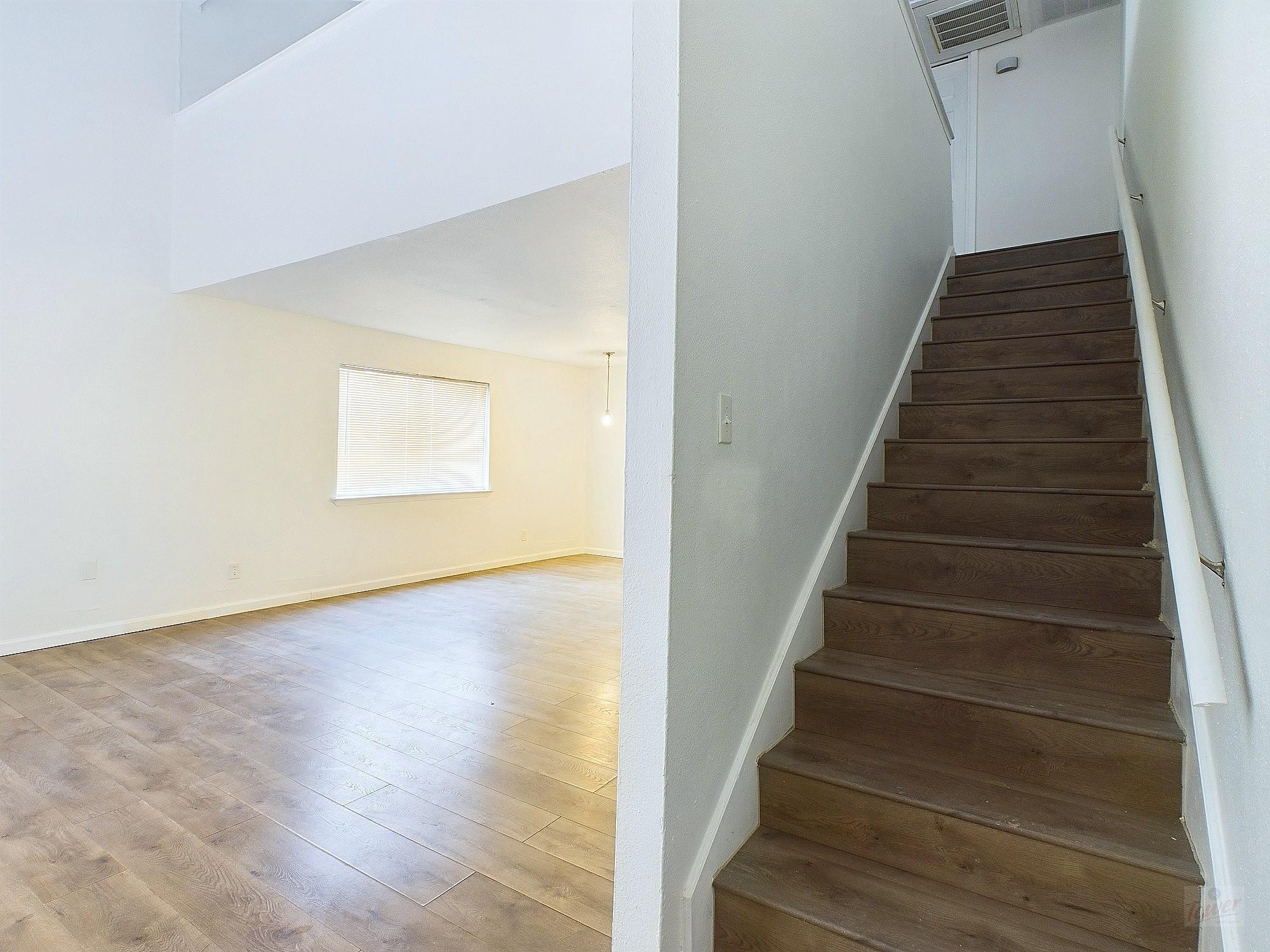 2124 Burton Dr # 140, Austin, TX 78741