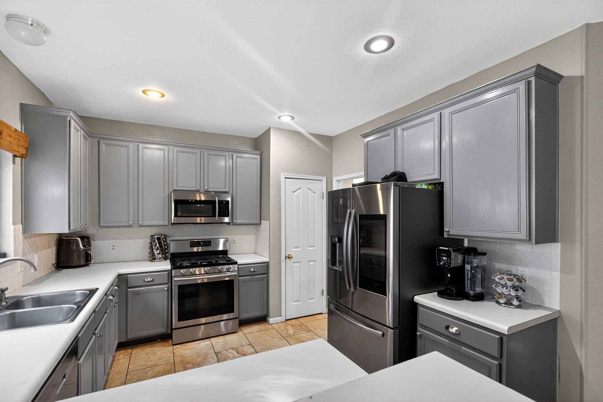 106 Reinhardt Ct, Georgetown, TX 78626