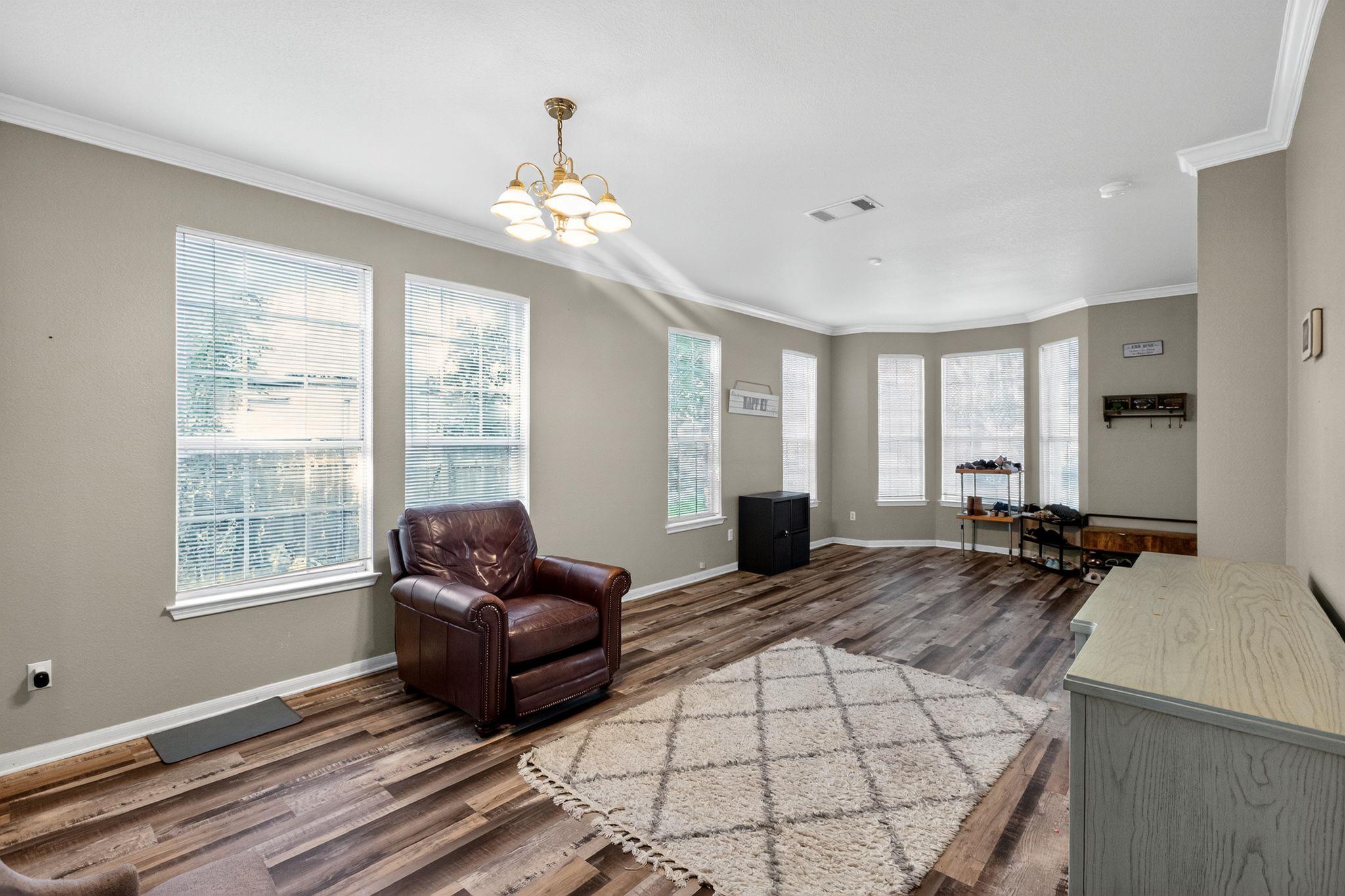 106 Reinhardt Ct, Georgetown, TX 78626