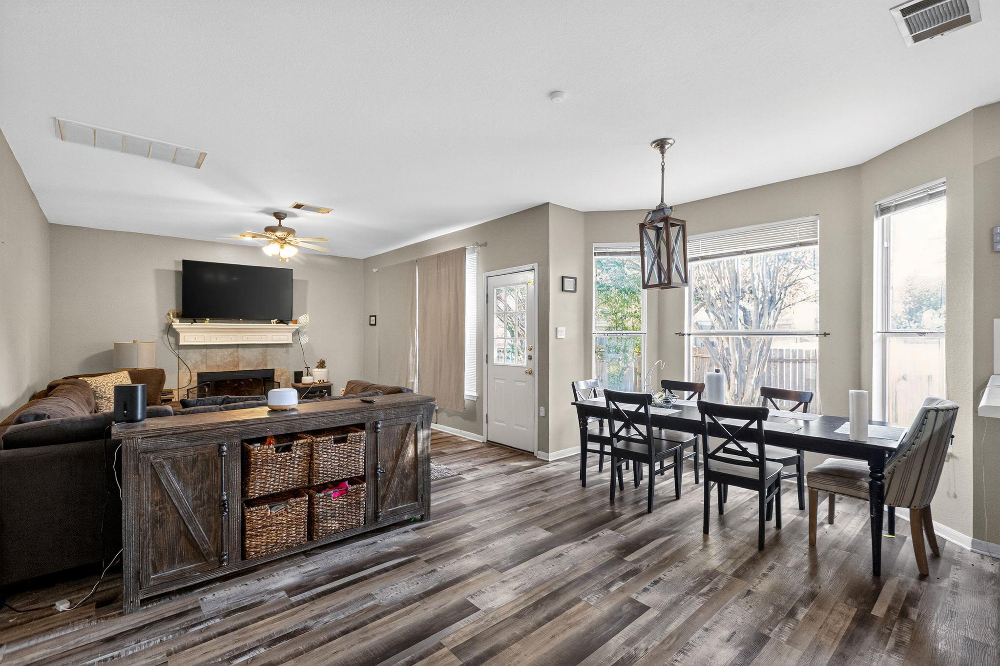 106 Reinhardt Ct, Georgetown, TX 78626