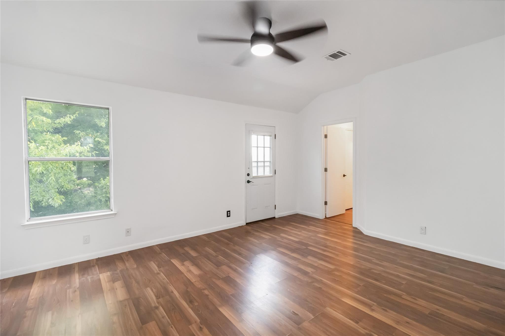 210 Briarstone Dr, Buda, TX 78610