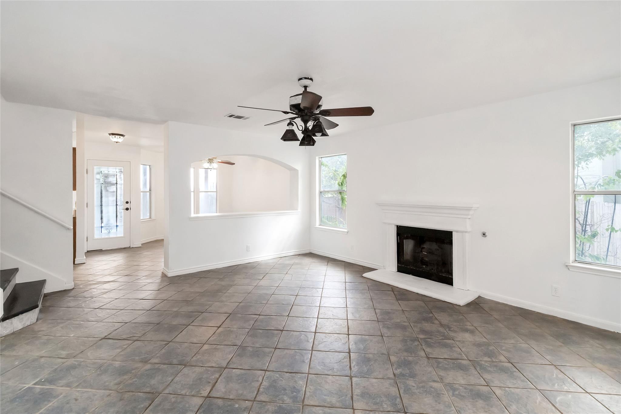 210 Briarstone Dr, Buda, TX 78610