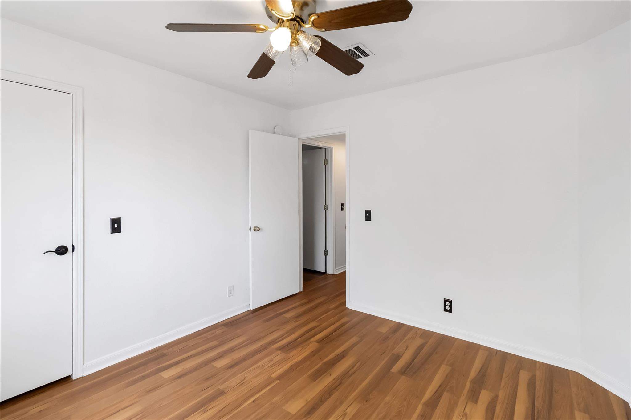 210 Briarstone Dr, Buda, TX 78610