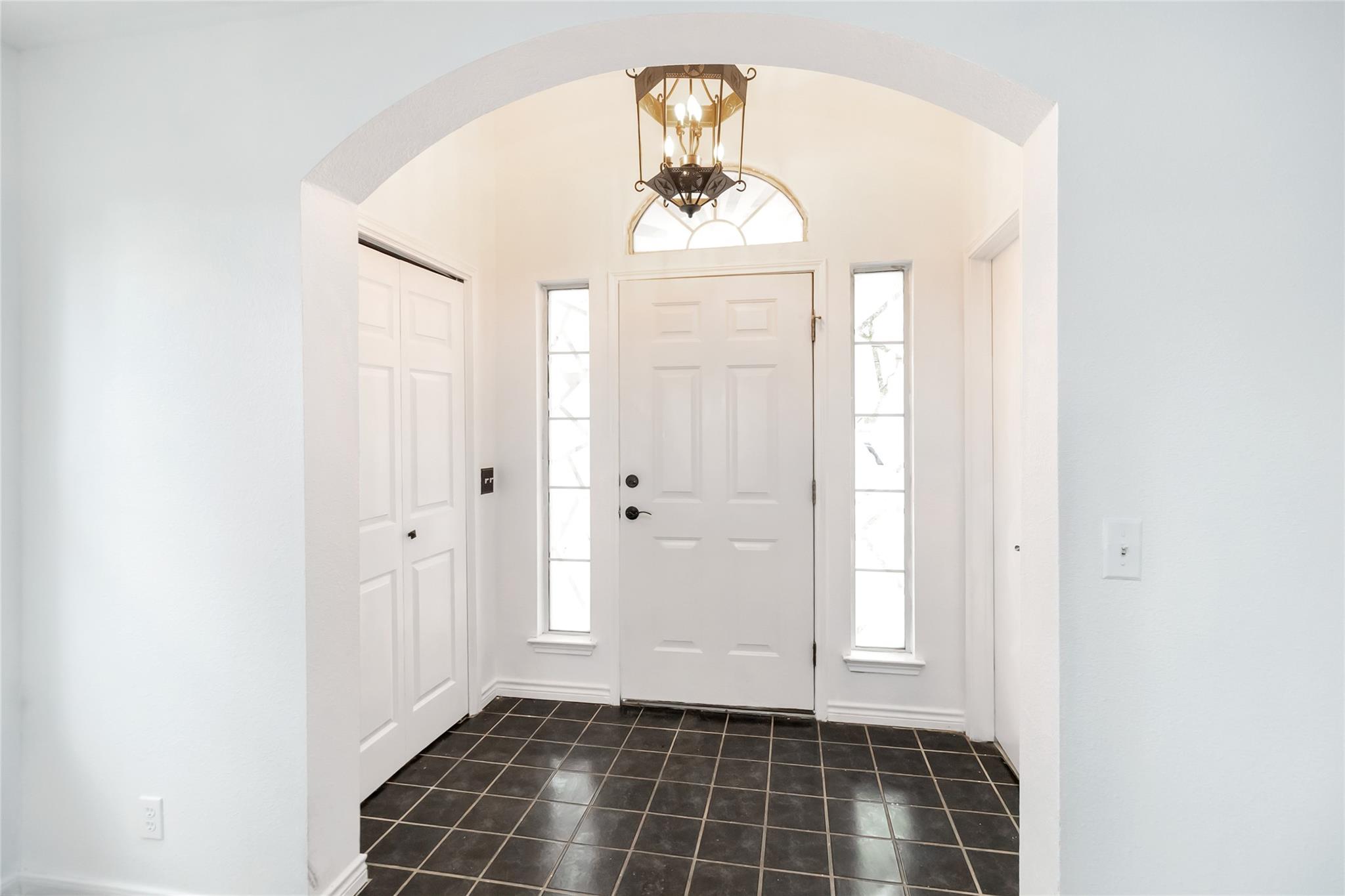 210 Briarstone Dr, Buda, TX 78610