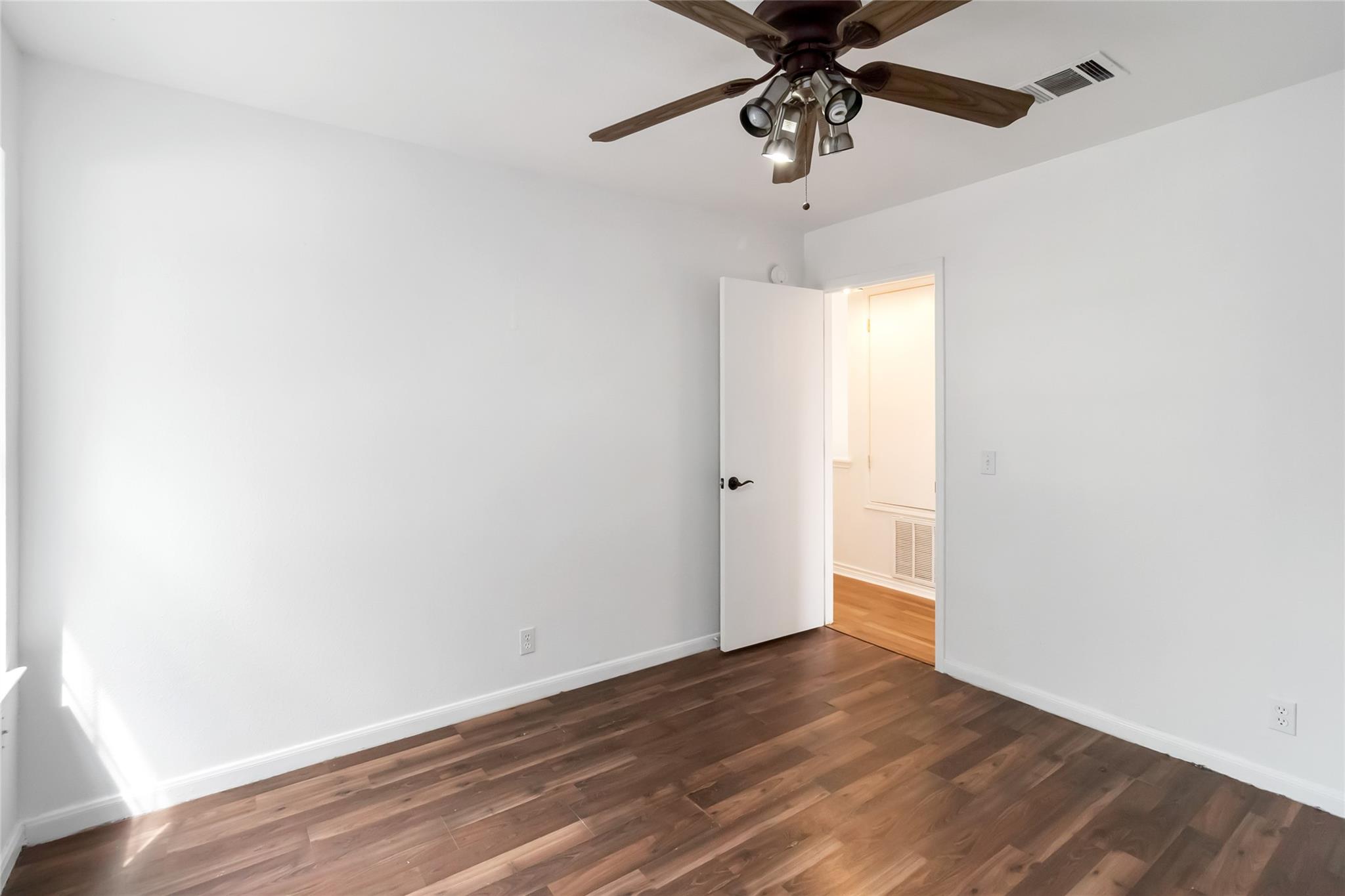 210 Briarstone Dr, Buda, TX 78610