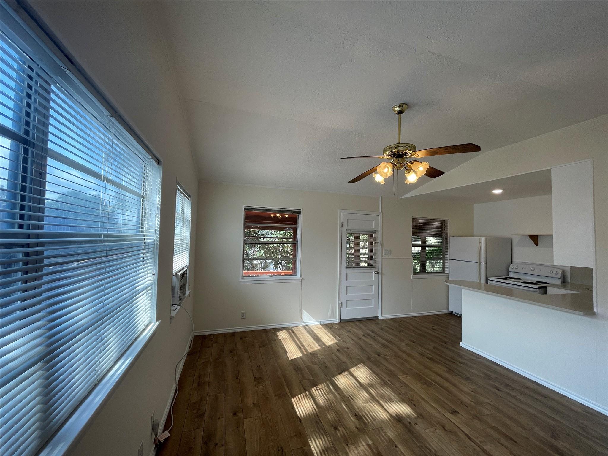 17303 E Darleen Dr, Leander, TX 78641