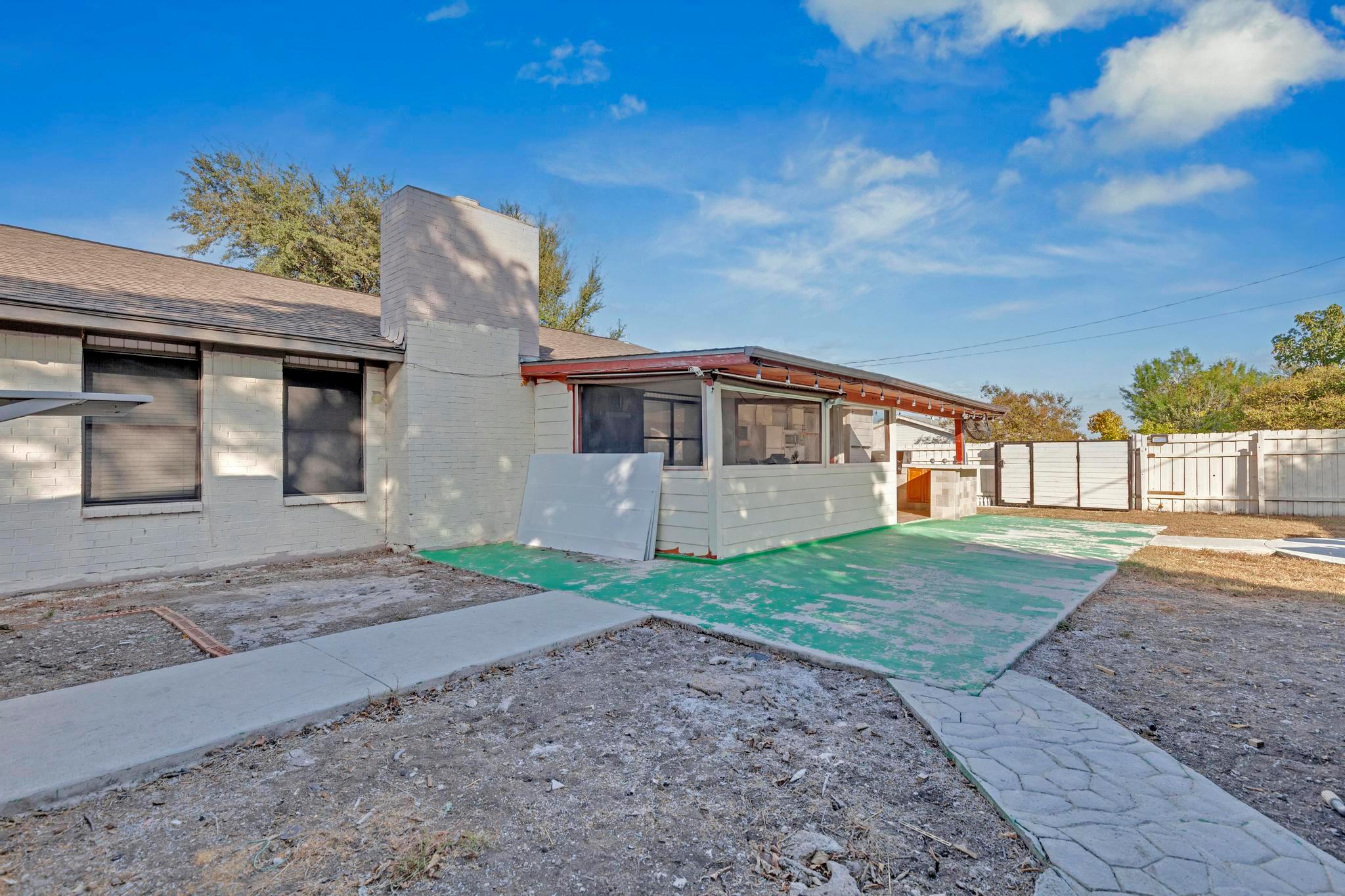 1311 Dove Haven Dr, Pflugerville, TX 78660