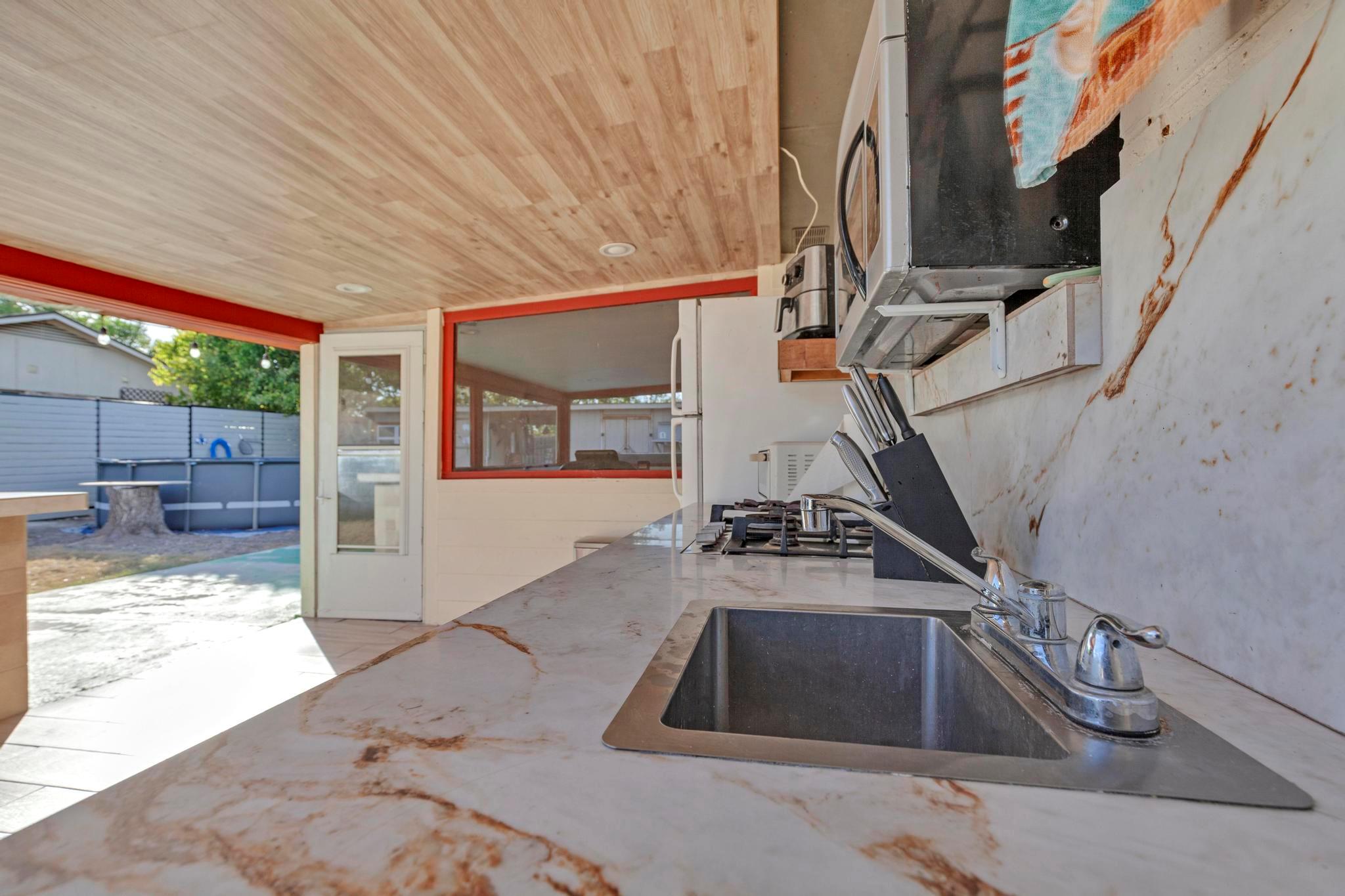 1311 Dove Haven Dr, Pflugerville, TX 78660