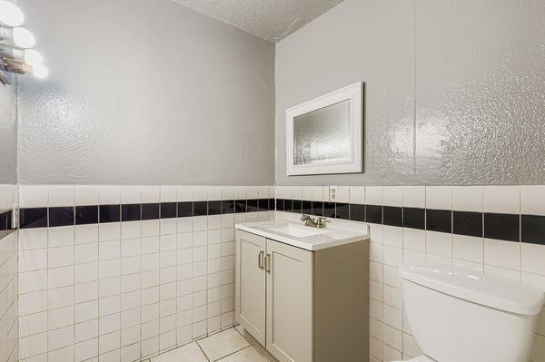 700 W Saint Johns Ave, Austin, TX 78752