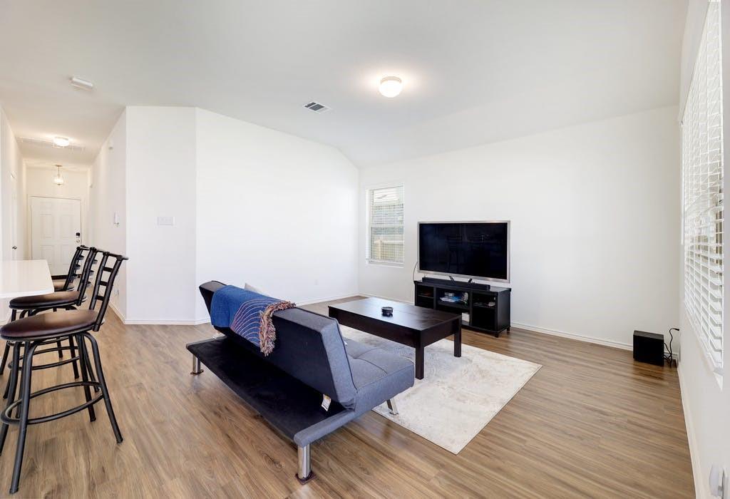 21416 Bird Wing Dr, Pflugerville, TX 78660