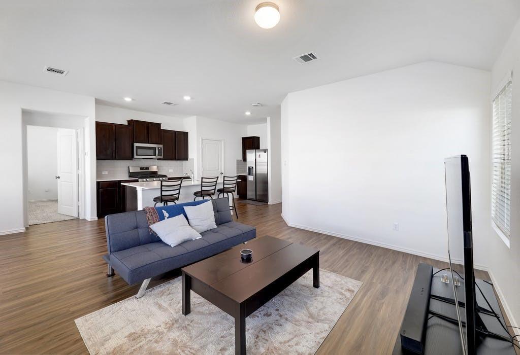 21416 Bird Wing Dr, Pflugerville, TX 78660