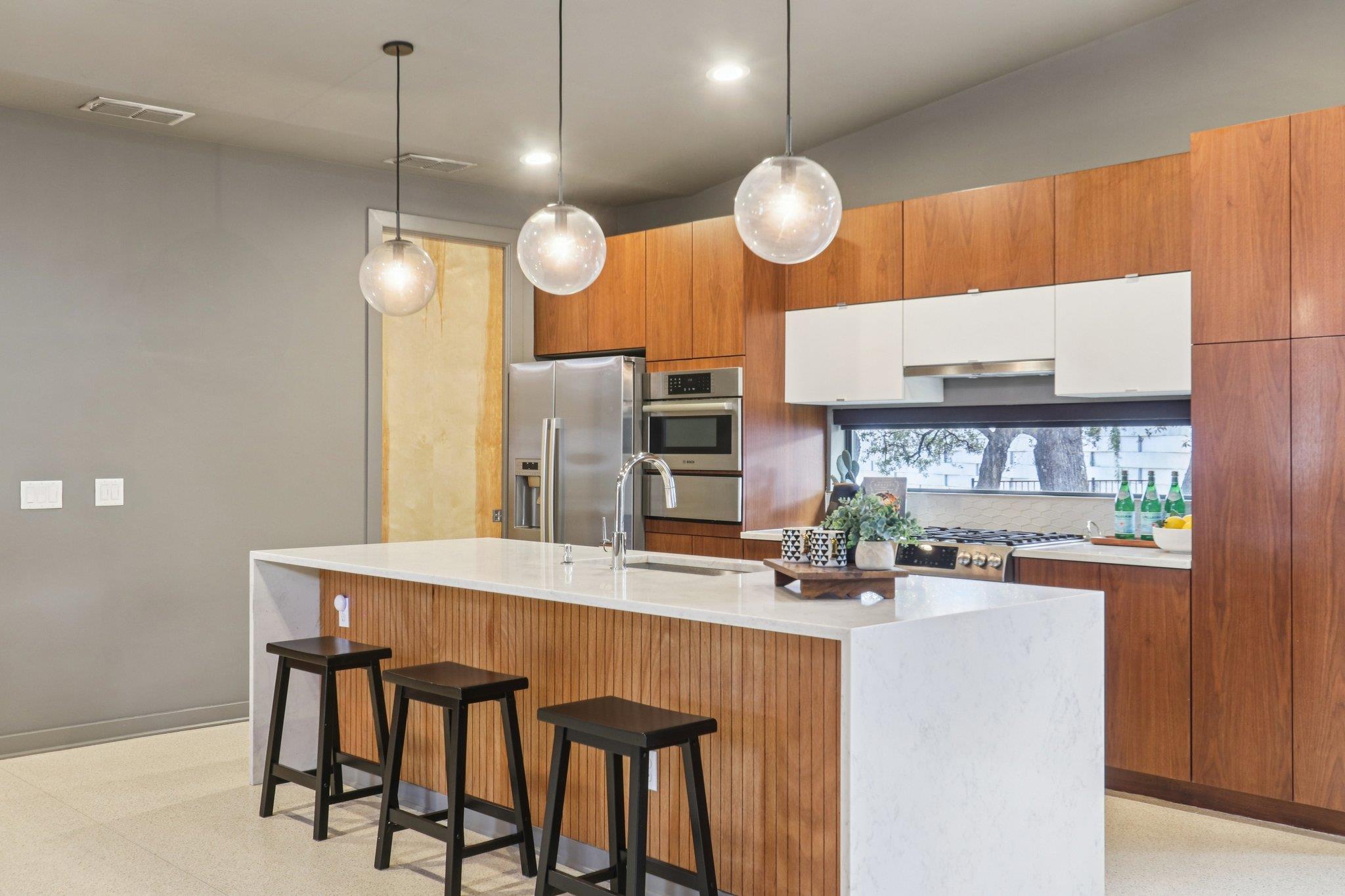 488 Starlight Village Loop # 2, Leander, TX 78641