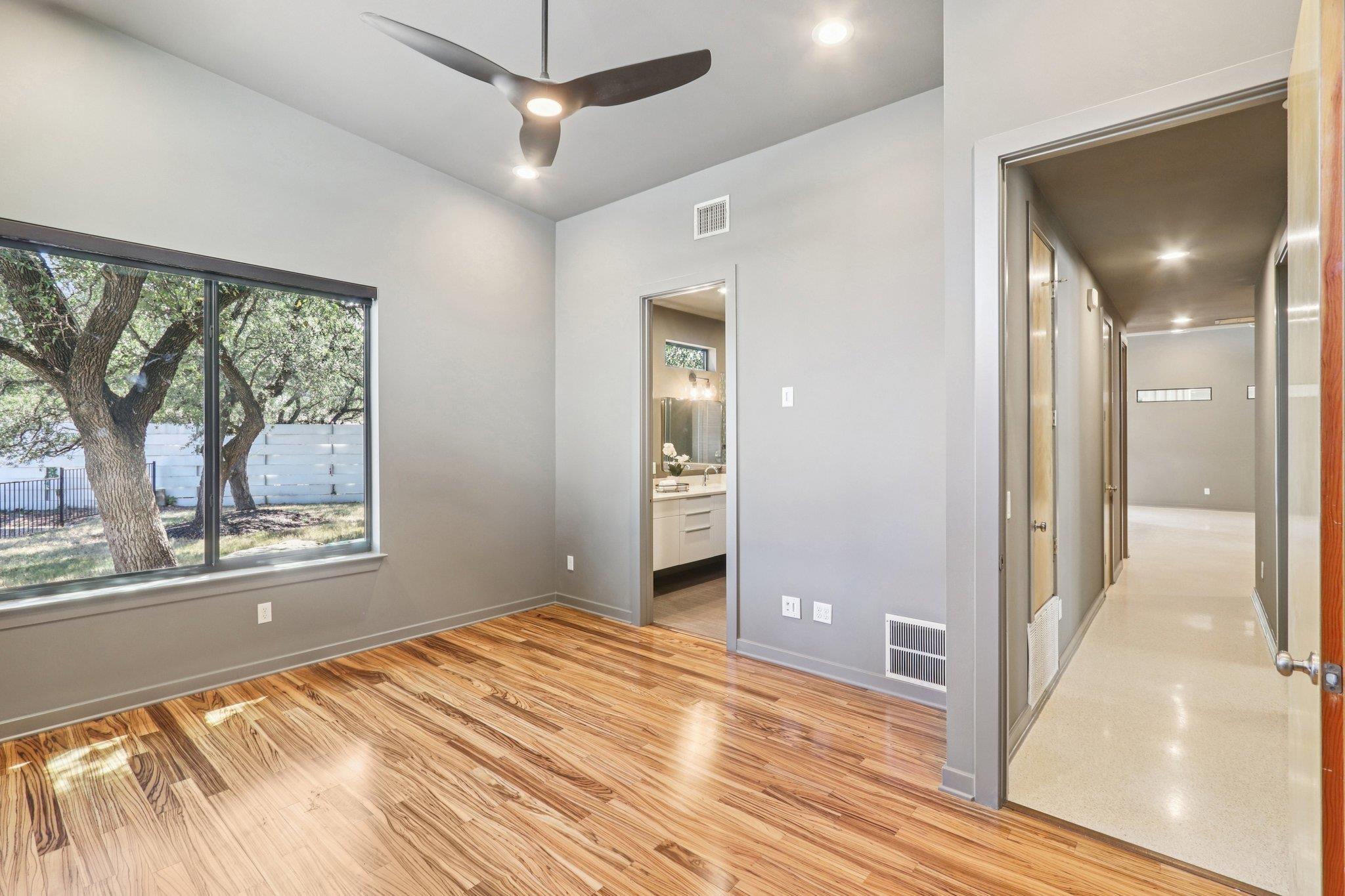 488 Starlight Village Loop # 2, Leander, TX 78641