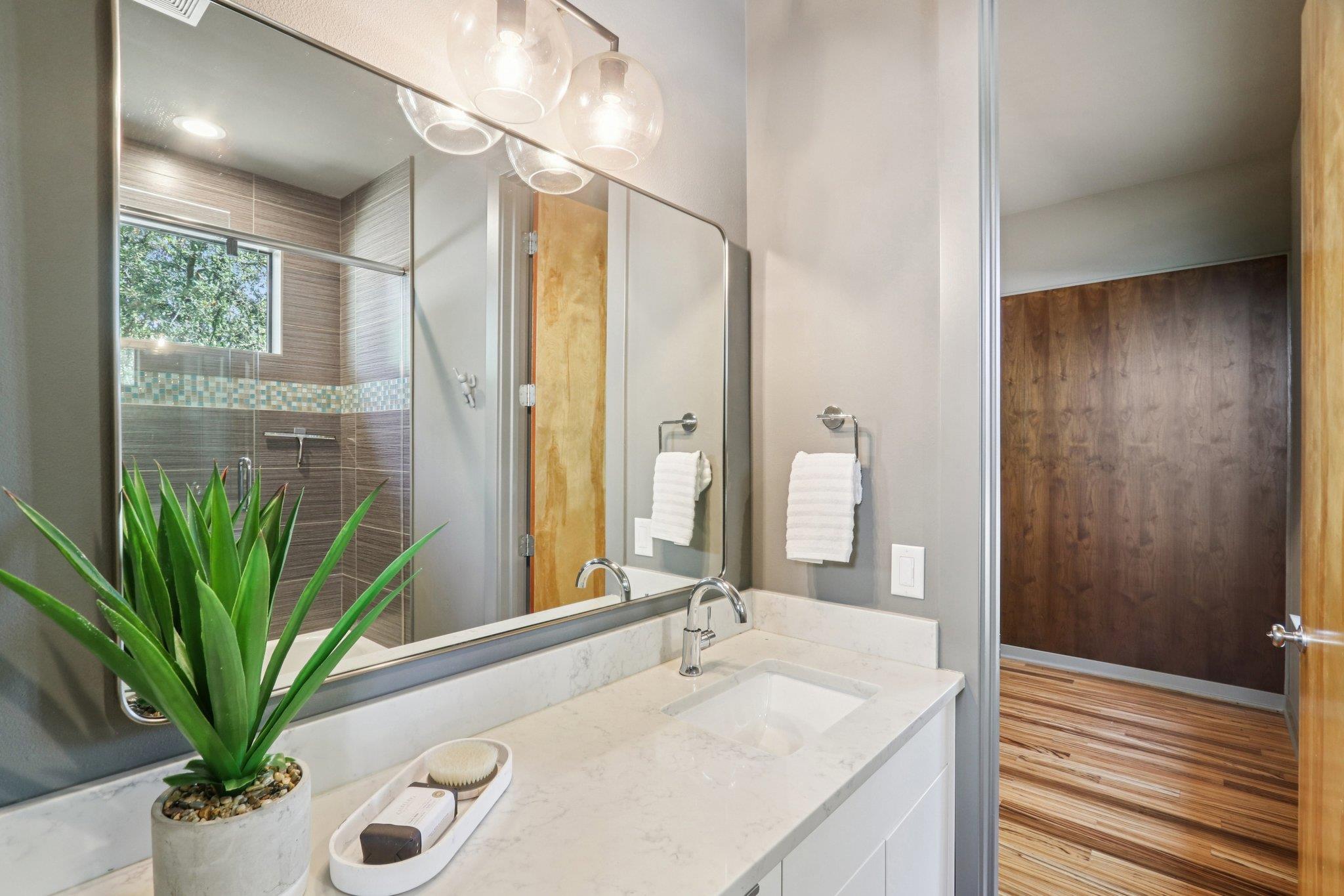 488 Starlight Village Loop # 2, Leander, TX 78641