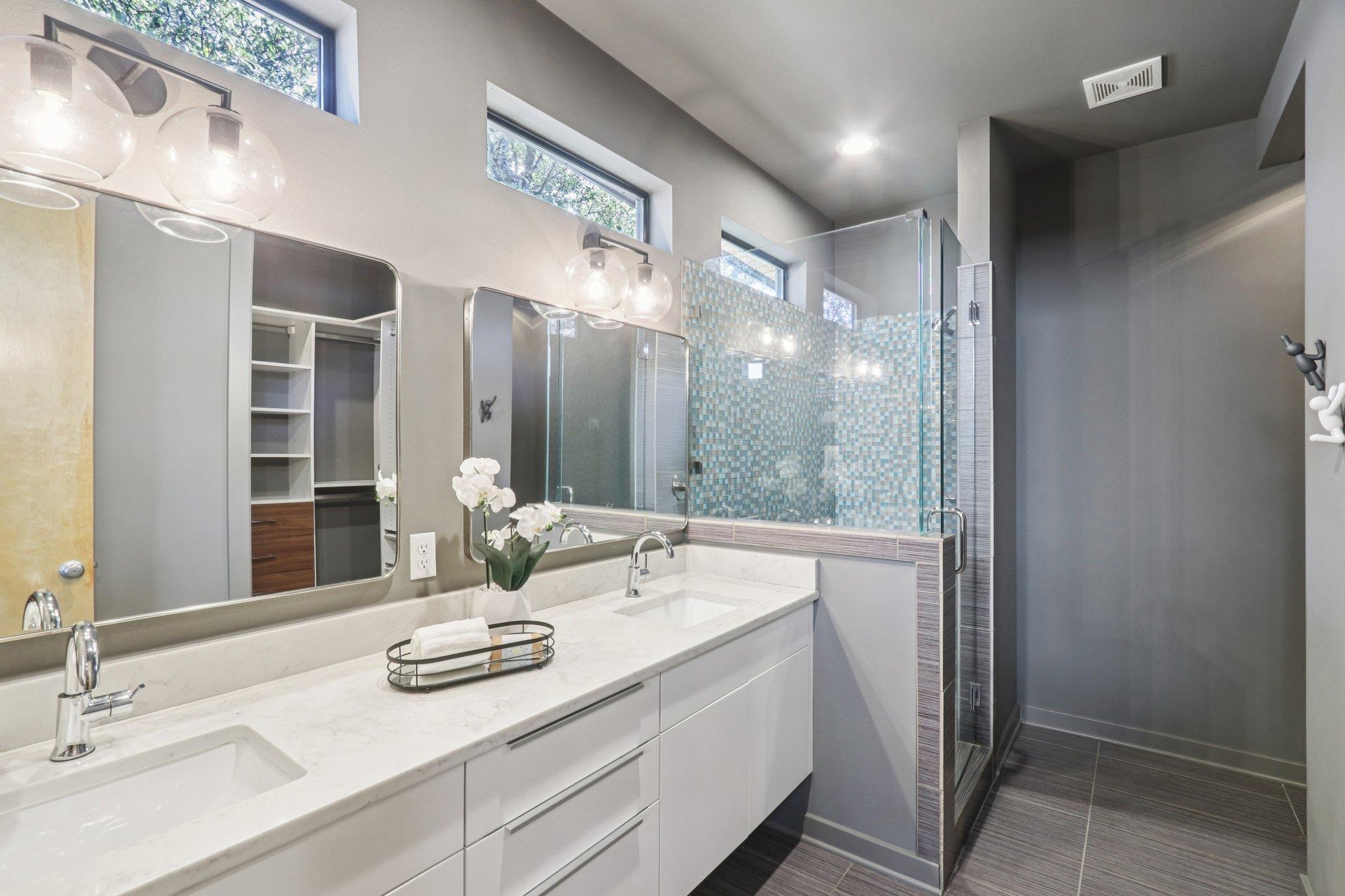 488 Starlight Village Loop # 2, Leander, TX 78641