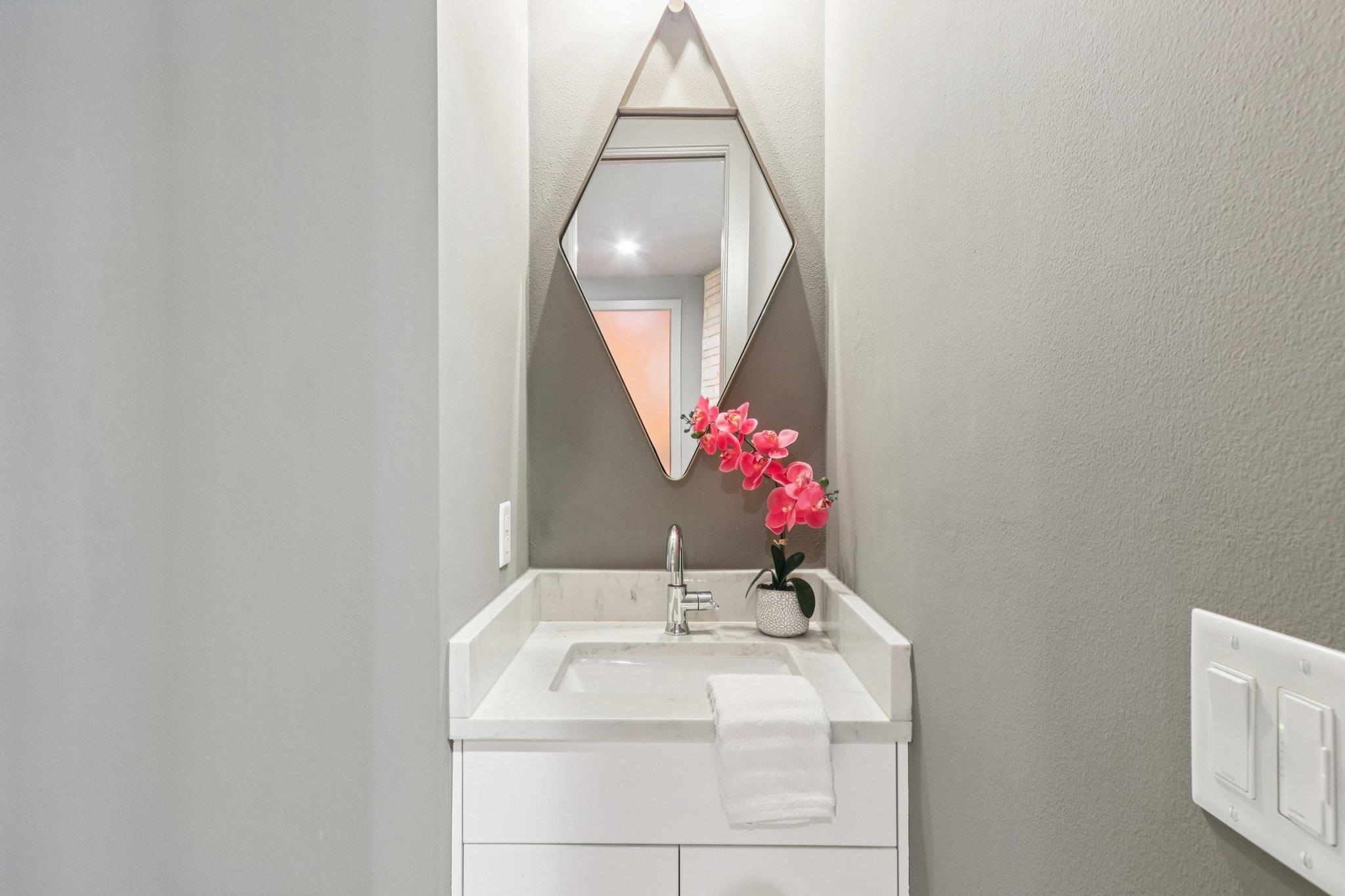 488 Starlight Village Loop # 2, Leander, TX 78641